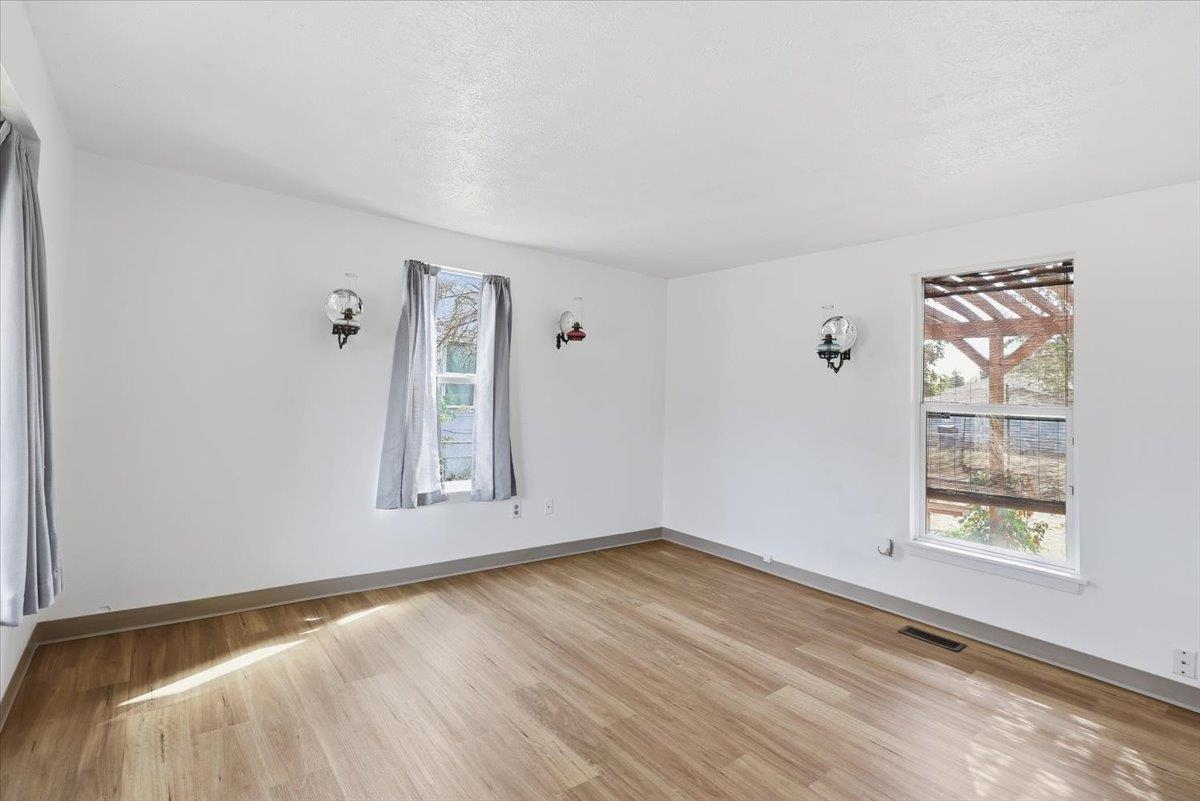 1712 E Queen Ave - Photo 7