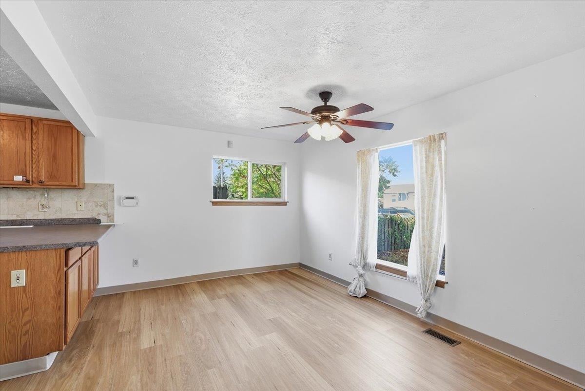 1712 E Queen Ave - Photo 9