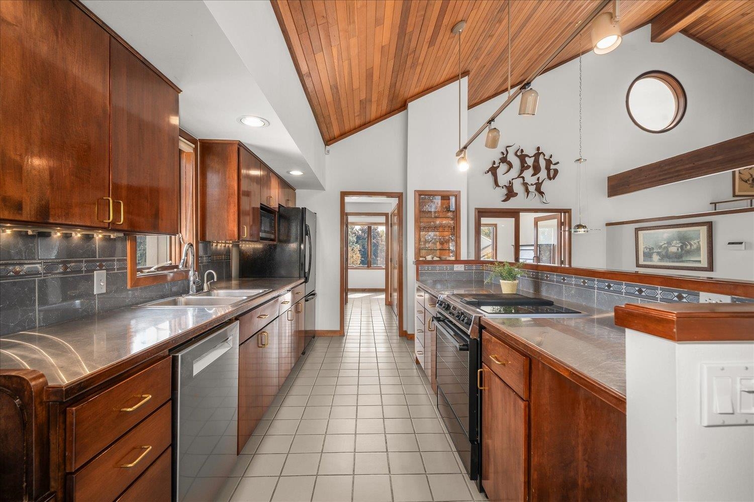 2039 S PARKWOOD Cir - Photo 10