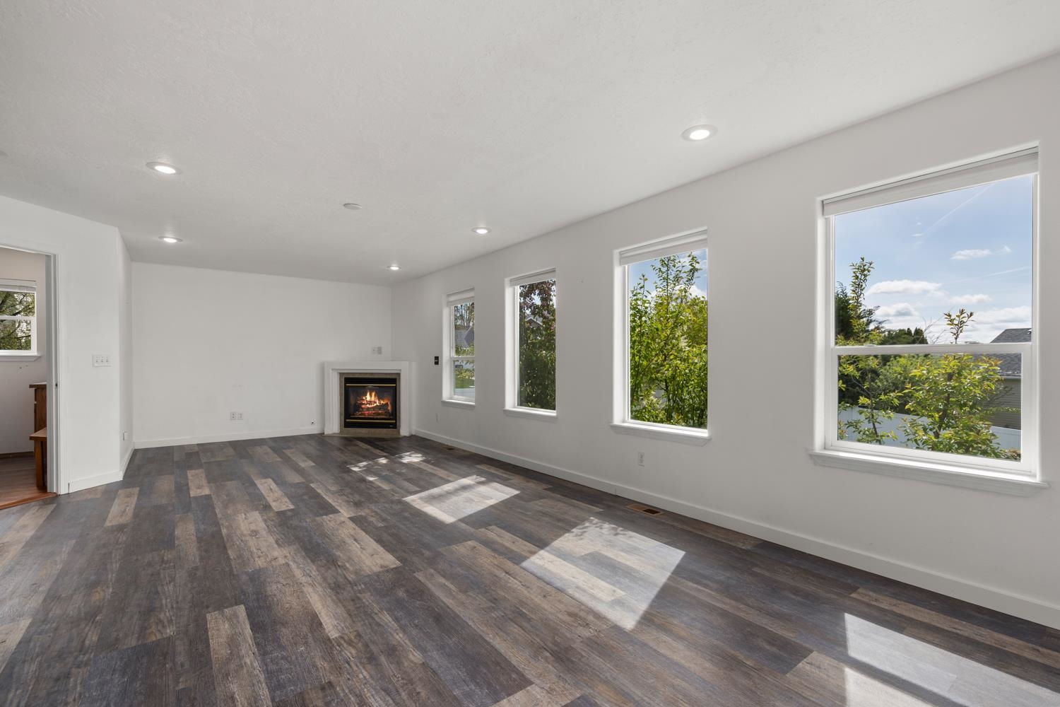 814 E Justin Ave - Photo 5
