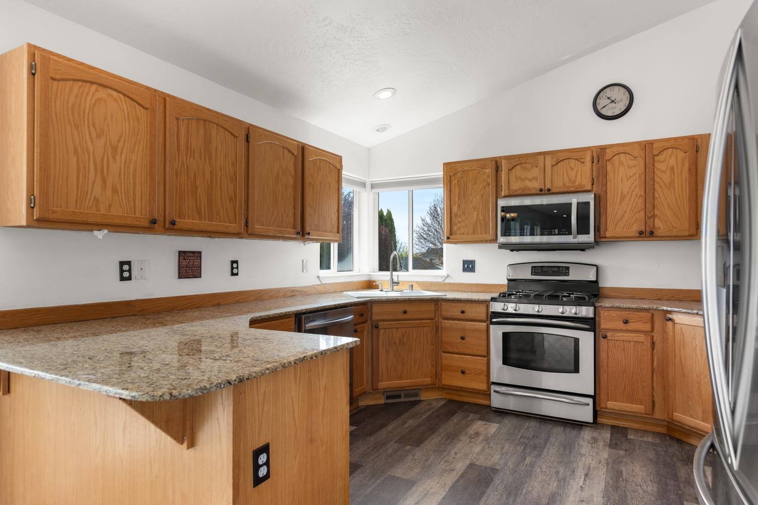 814 E Justin Ave - Photo 9