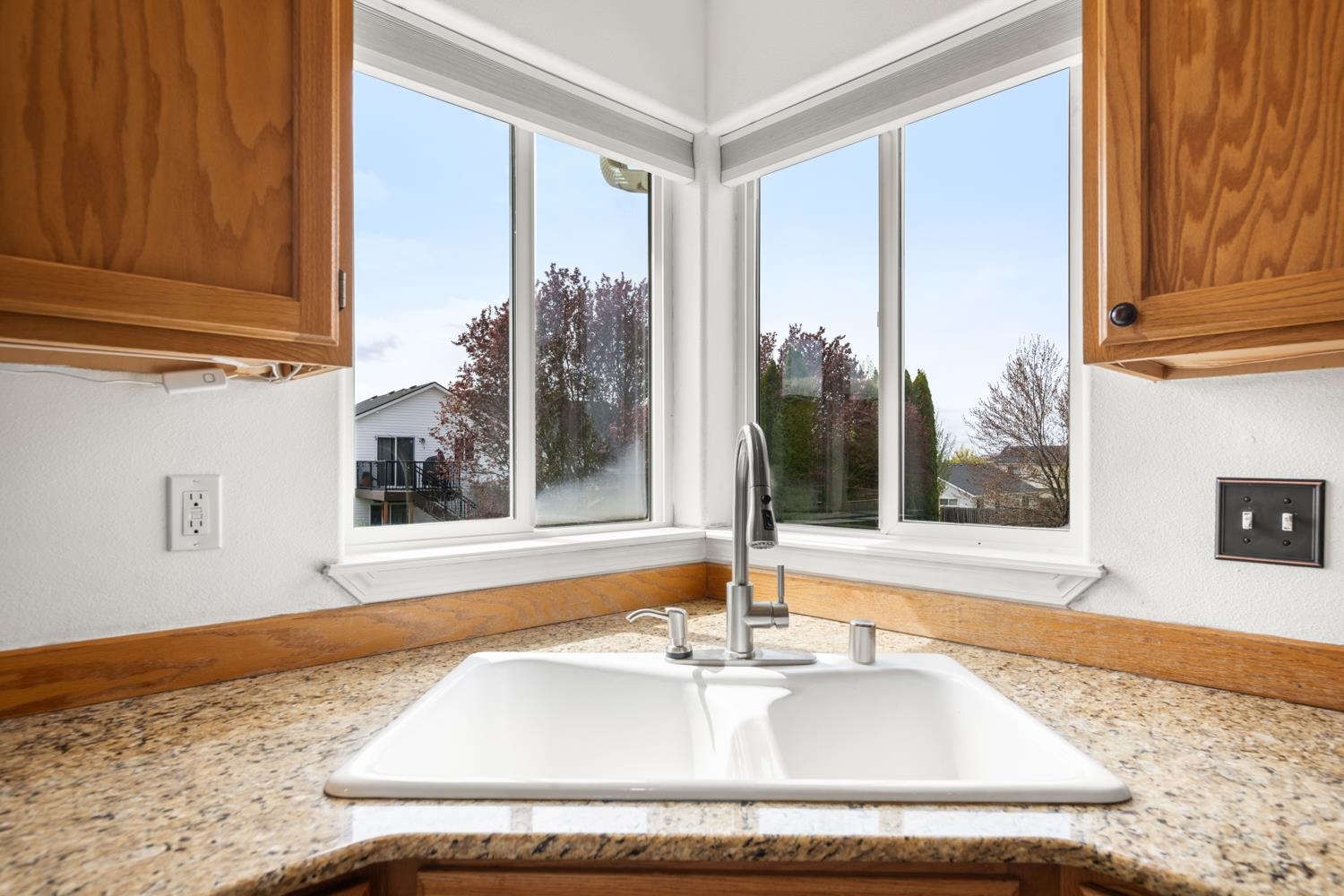 814 E Justin Ave - Photo 12