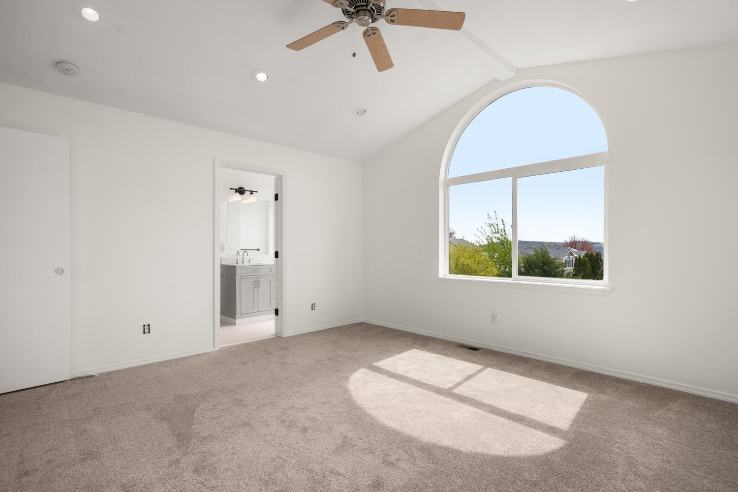 814 E Justin Ave - Photo 13
