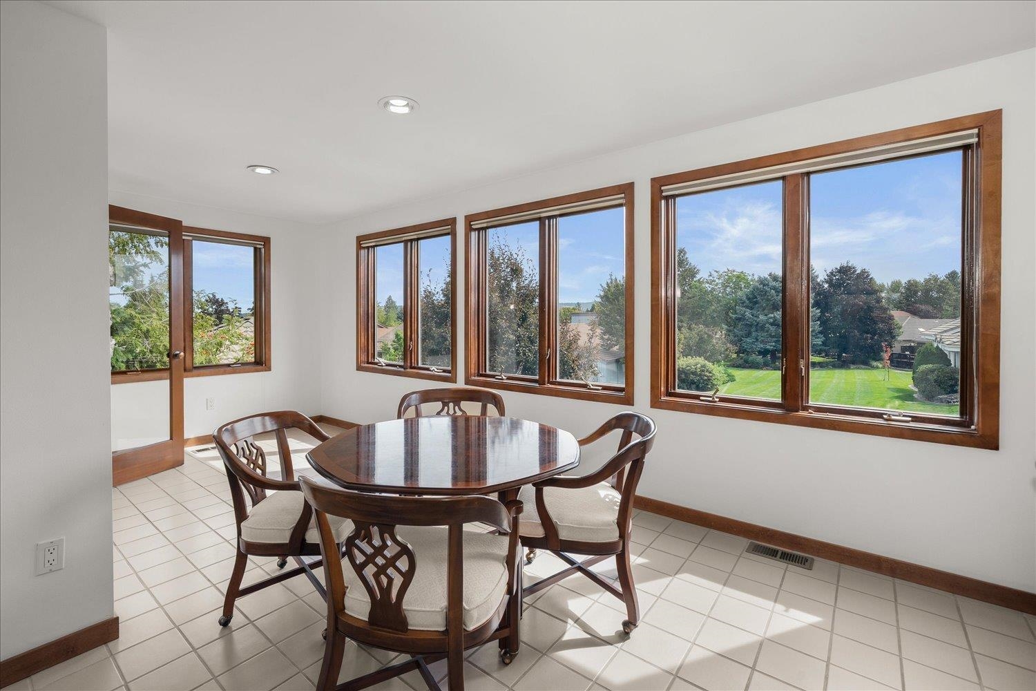 2039 S PARKWOOD Cir - Photo 12