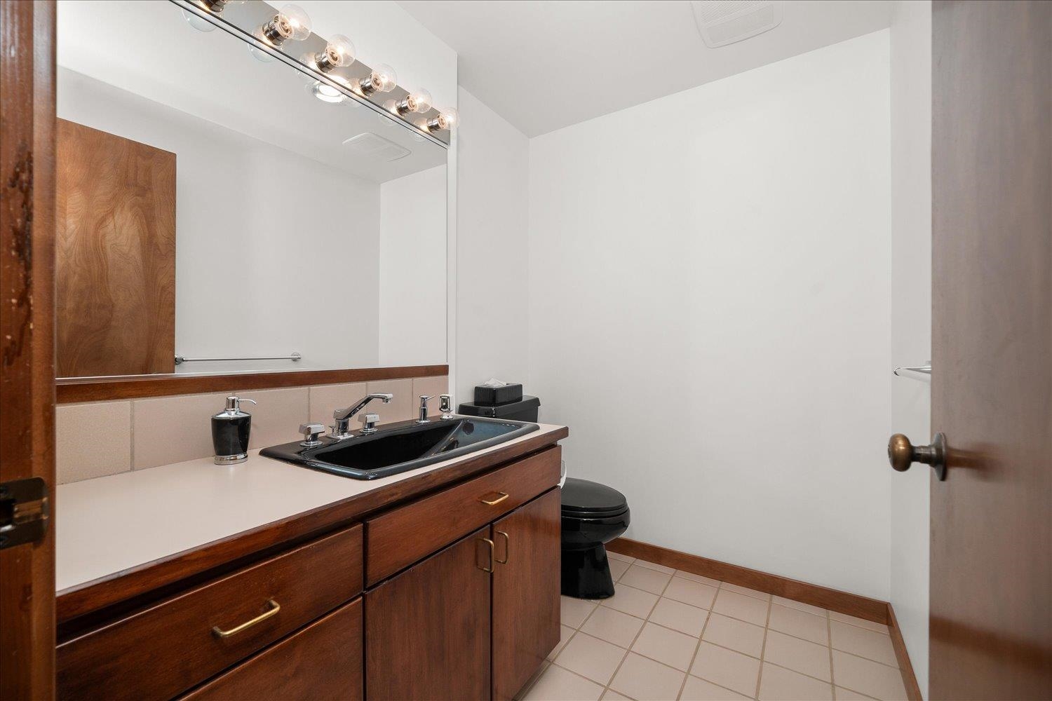 2039 S PARKWOOD Cir - Photo 19