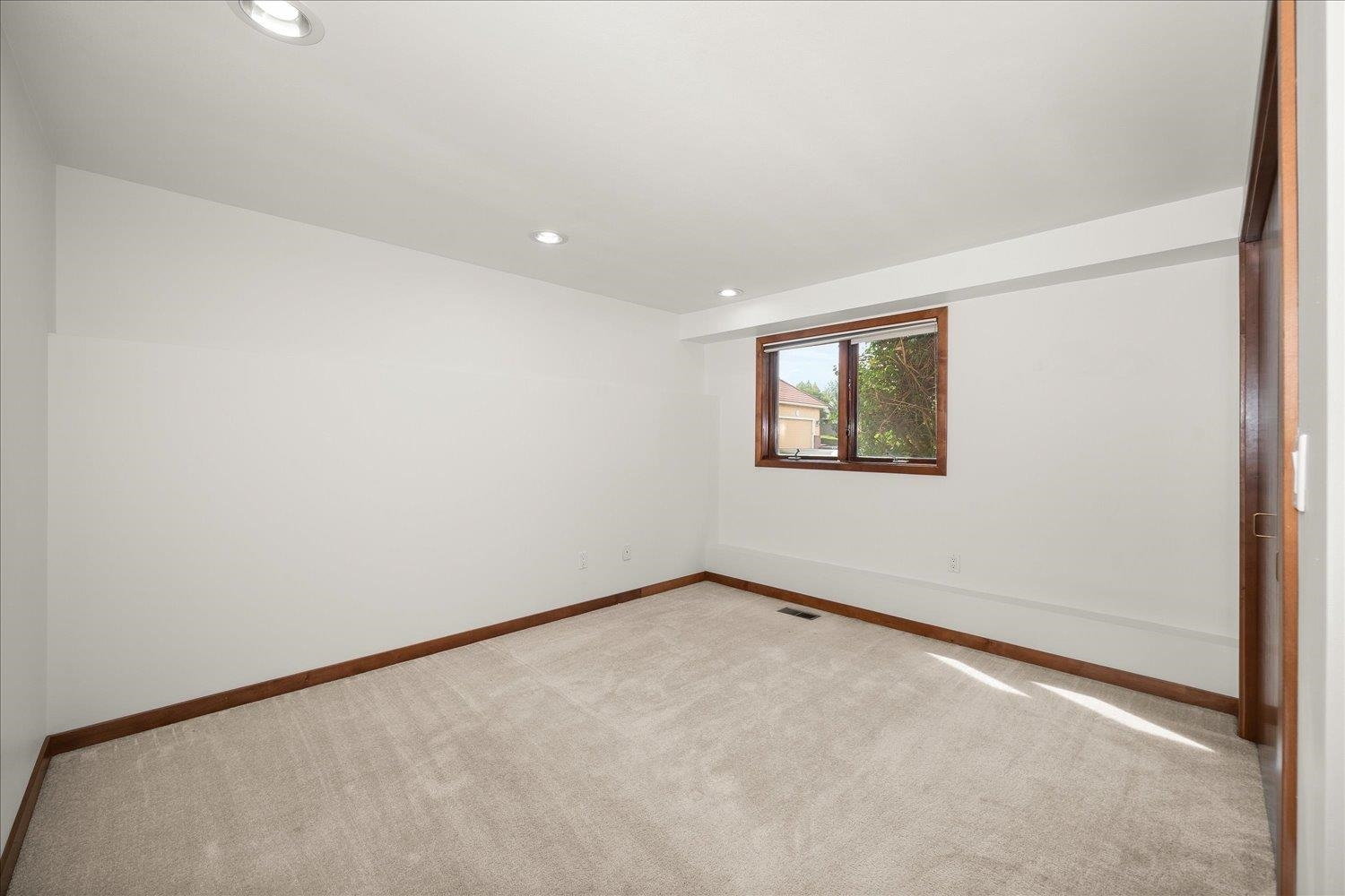 2039 S PARKWOOD Cir - Photo 23