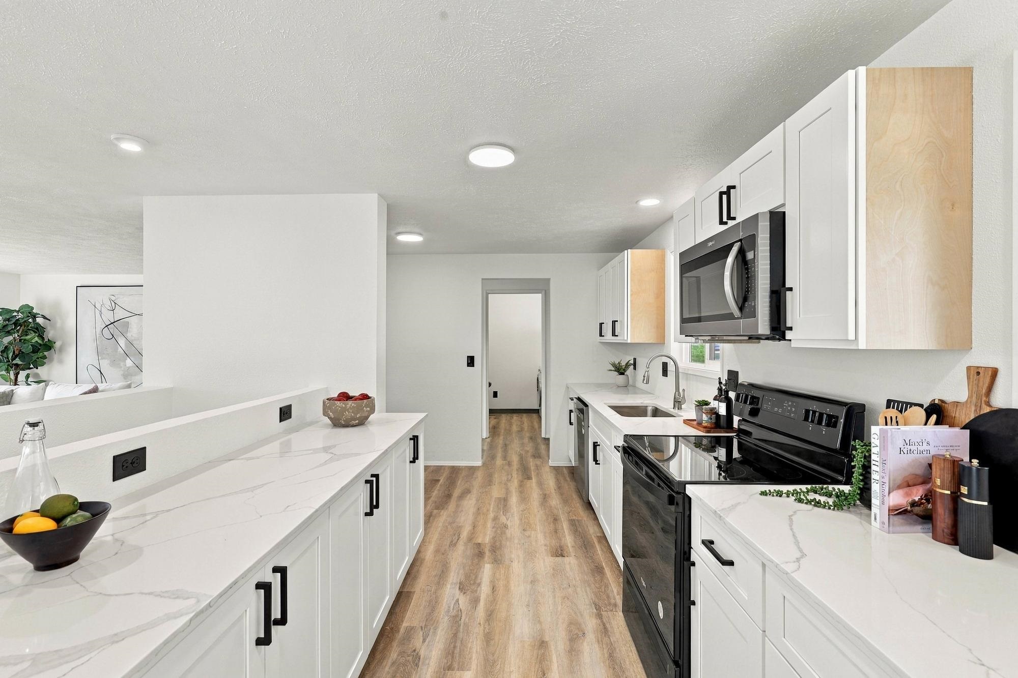 14706 E 24th Ave - Photo 3