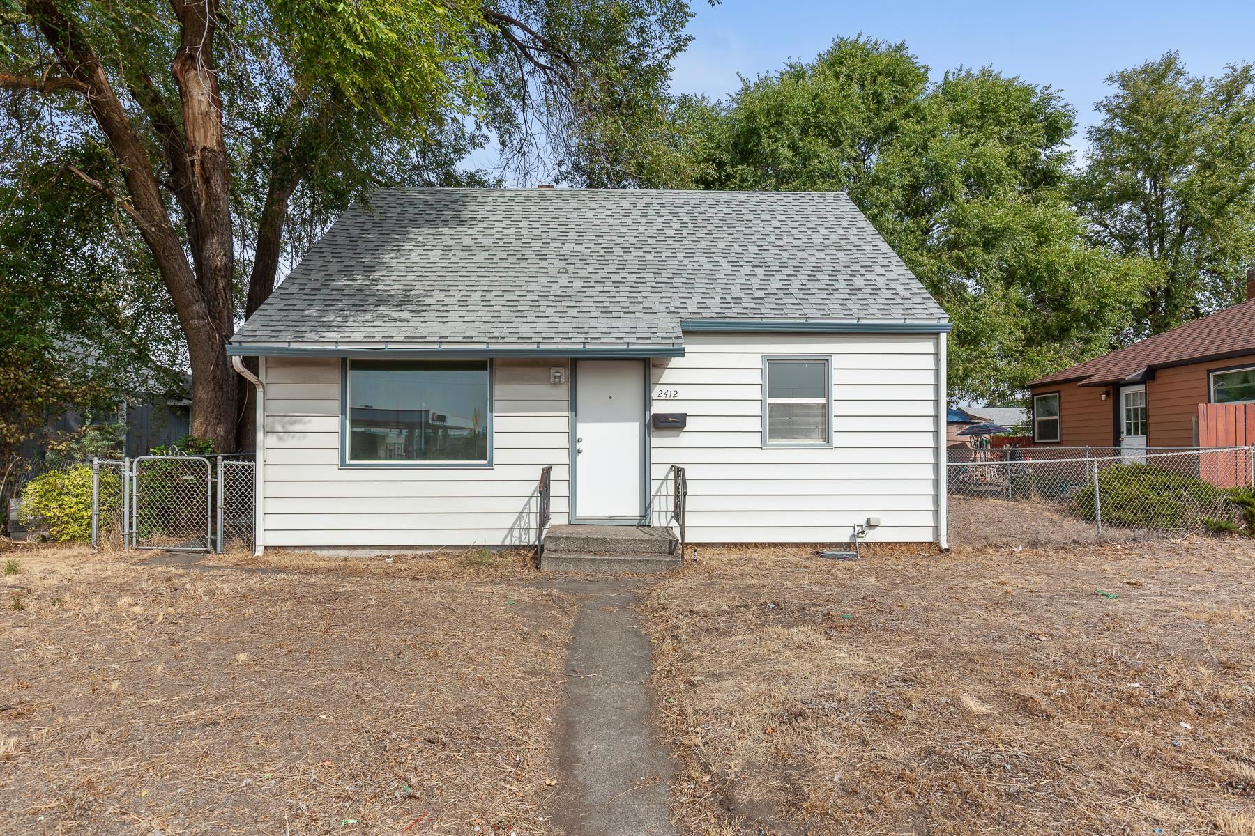 2412 W Wellesley Ave - Photo 1
