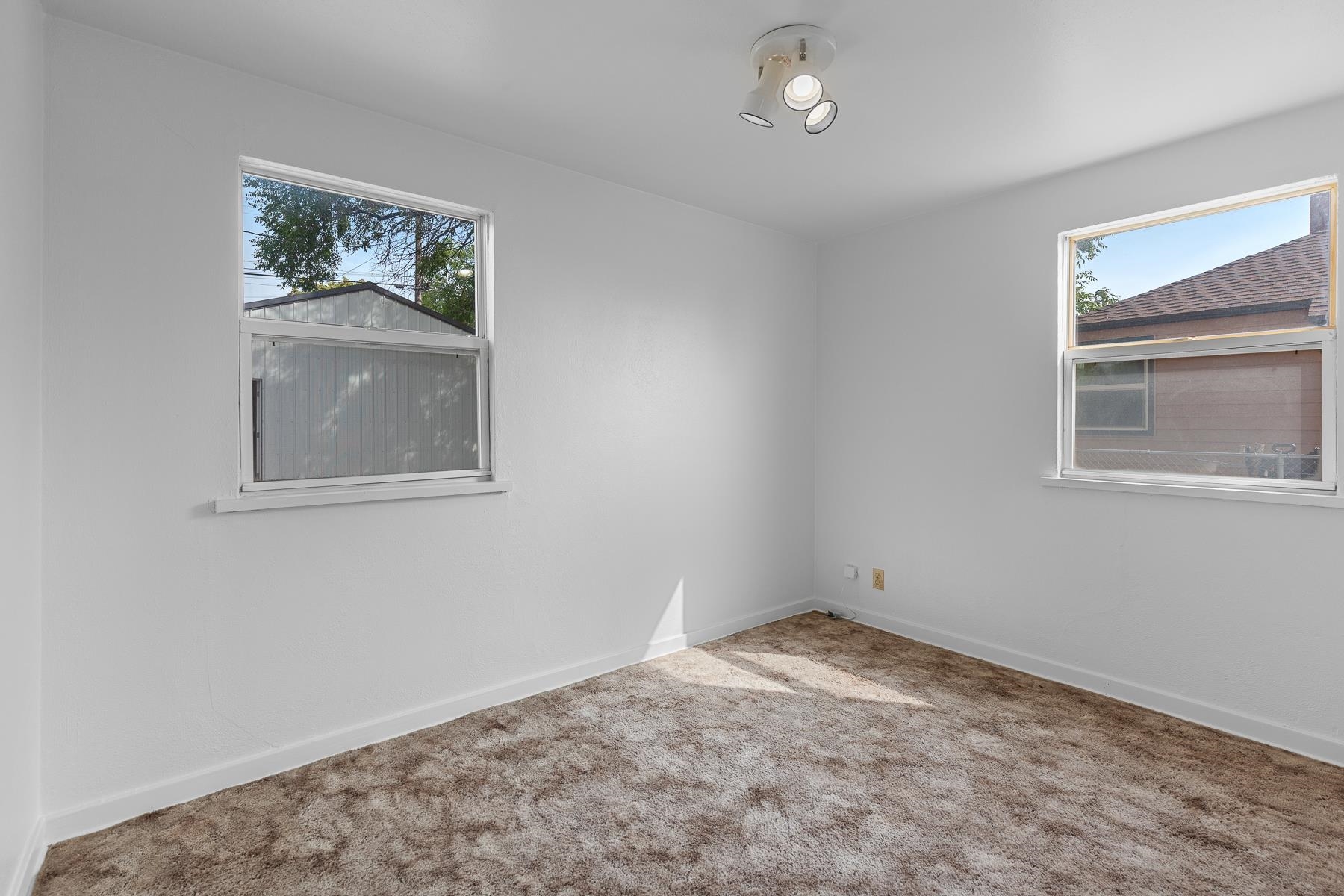 2412 W Wellesley Ave - Photo 9