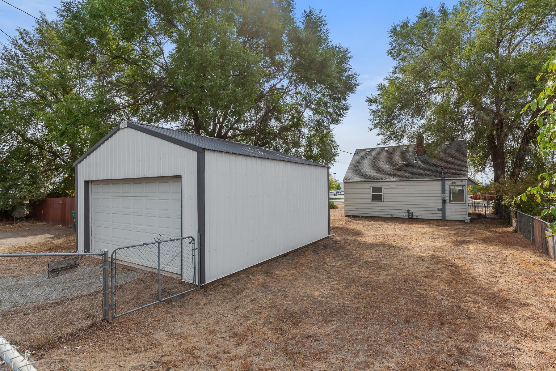 2412 W Wellesley Ave - Photo 19