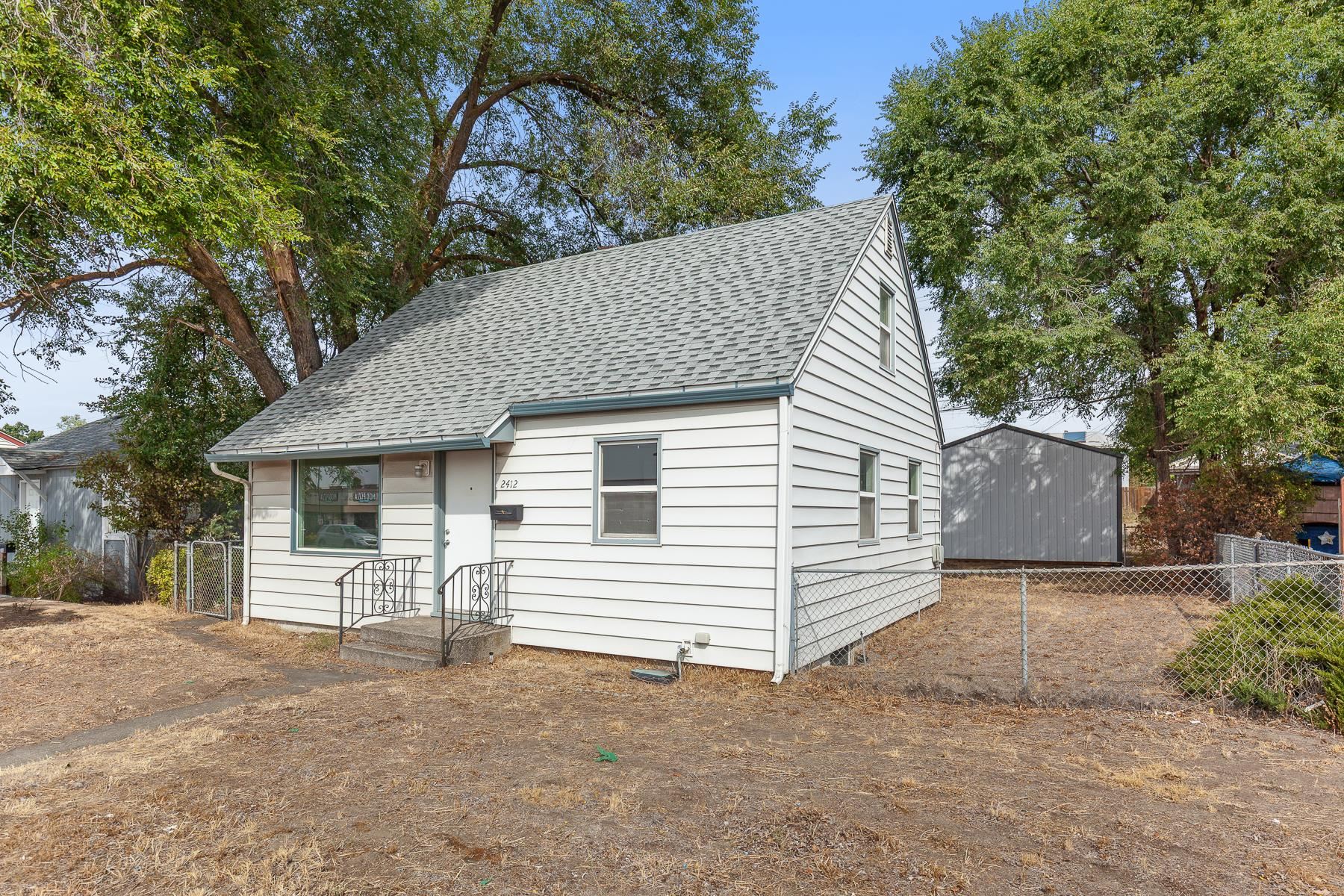 2412 W Wellesley Ave - Photo 2