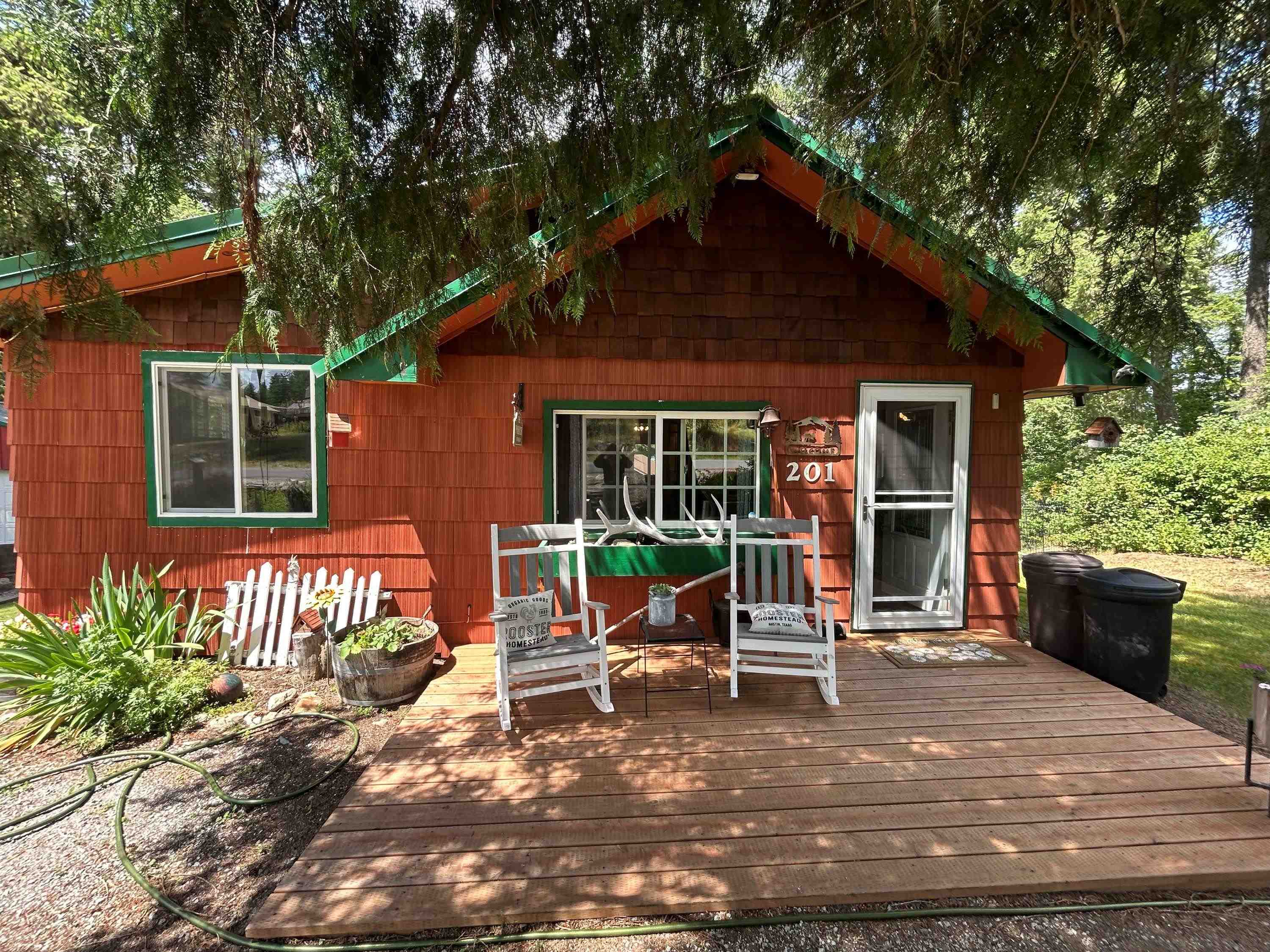 201 Fir Ln - Photo 1