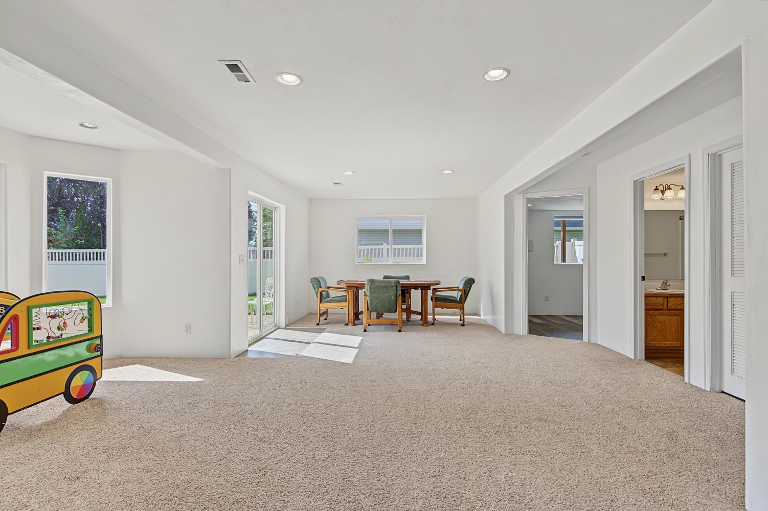 814 E Justin Ave - Photo 21