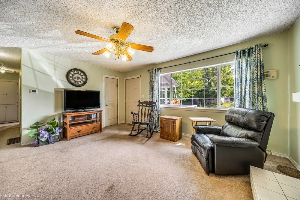 2111 N Sycamore St - Photo 4