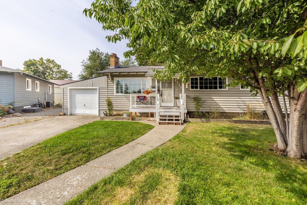 2111 N Sycamore St - Photo 1