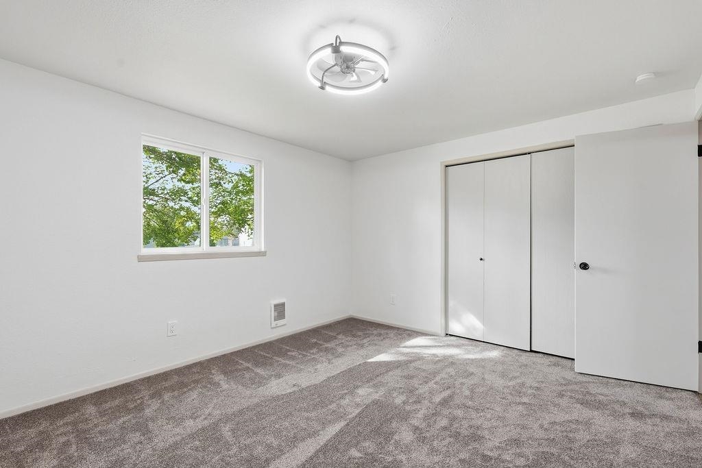 25921 E Olympic Ave - Photo 12