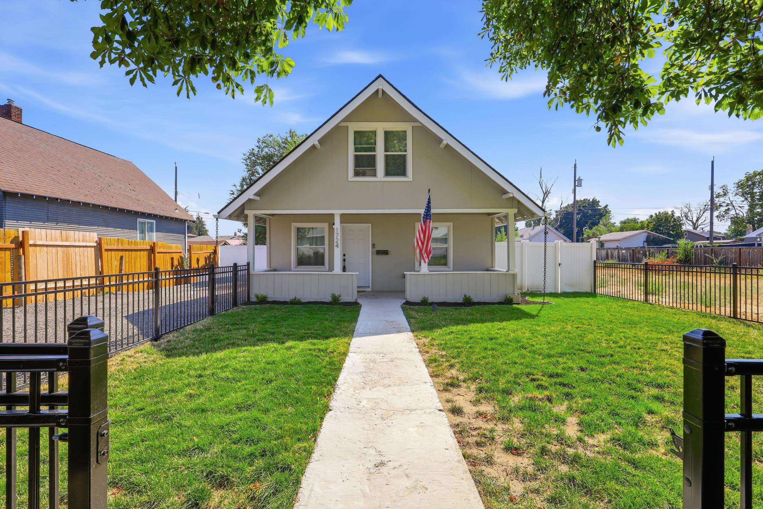 1724 E Rich Ave - Photo 1