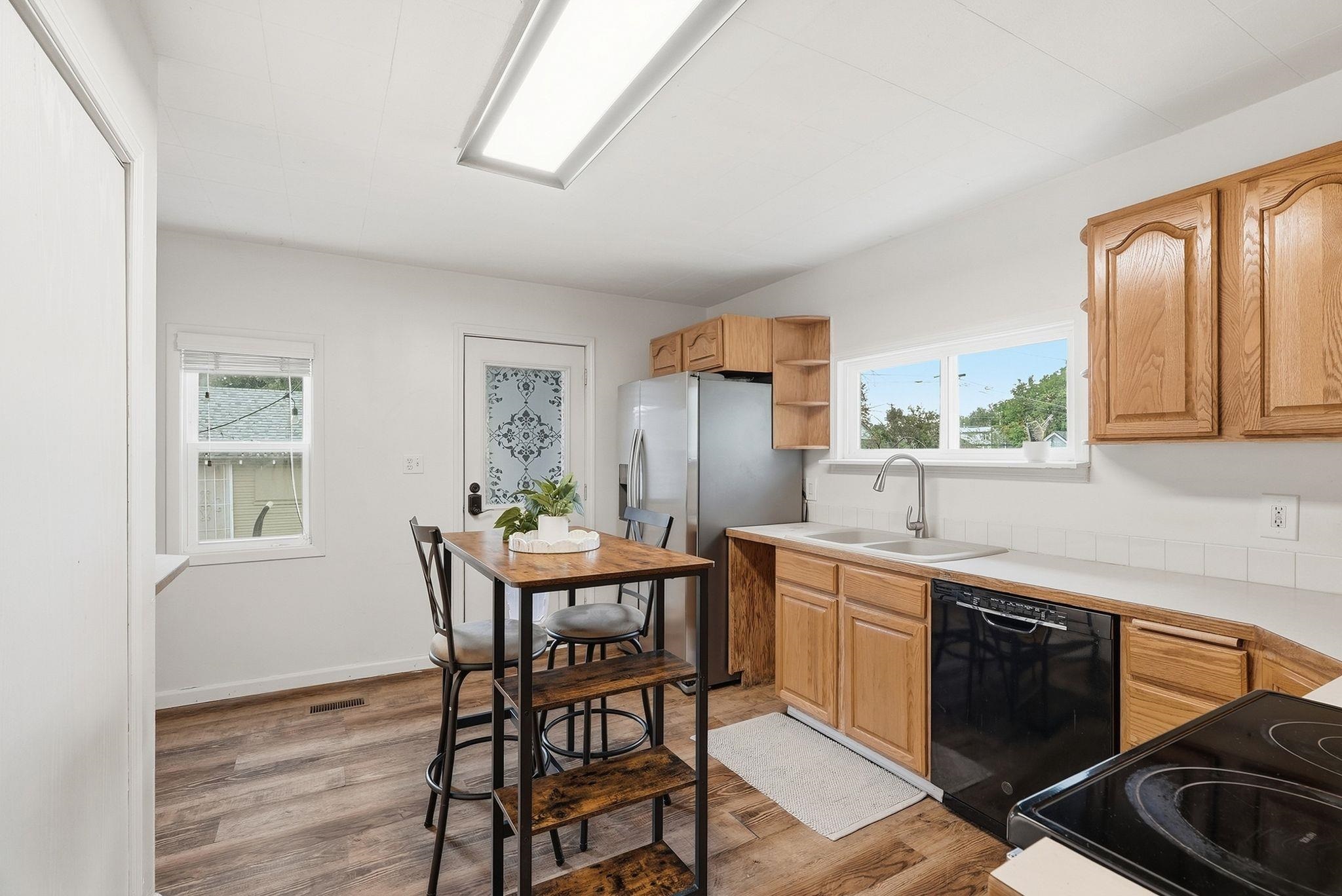 1227 W Fairview Ave - Photo 9