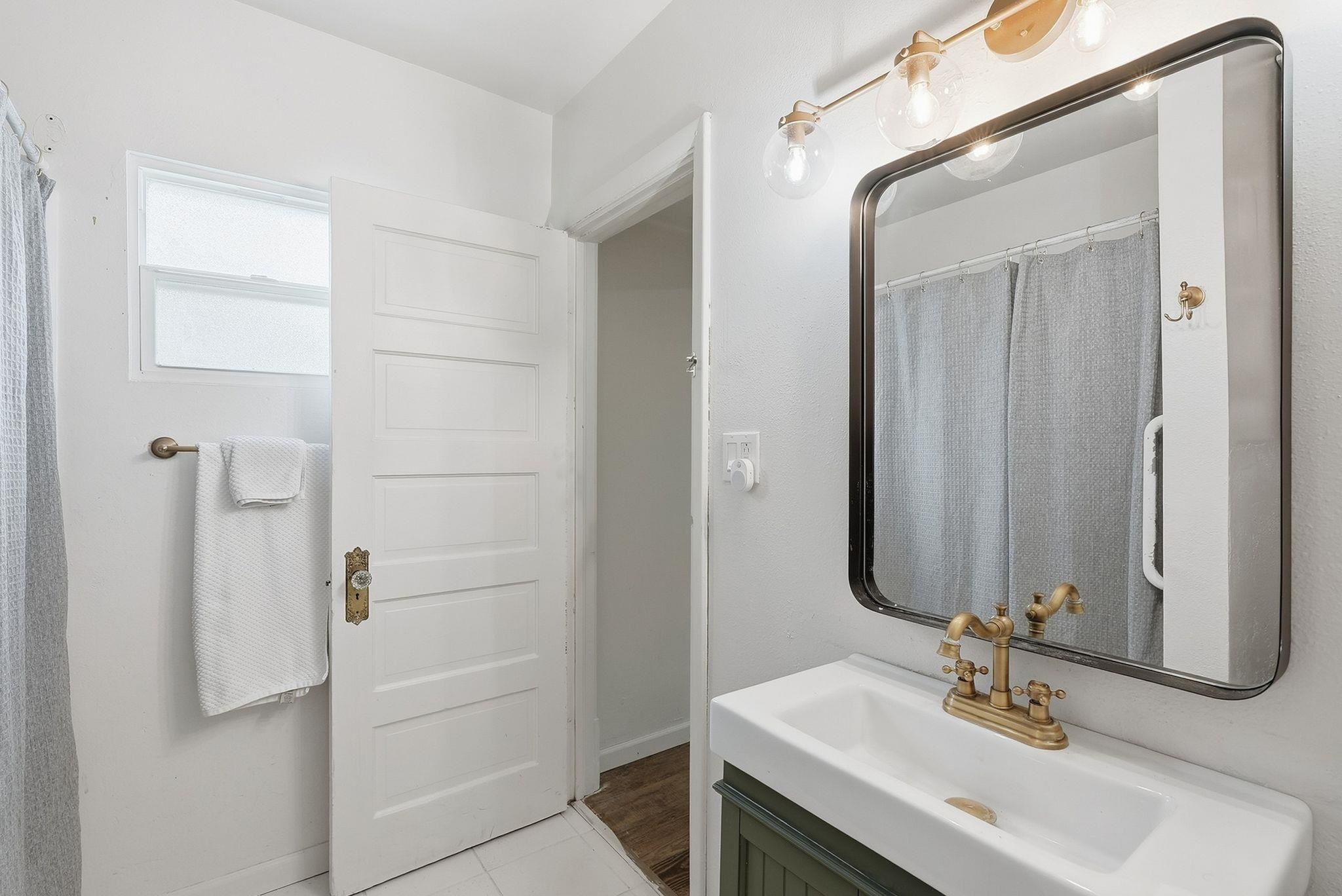 1227 W Fairview Ave - Photo 11