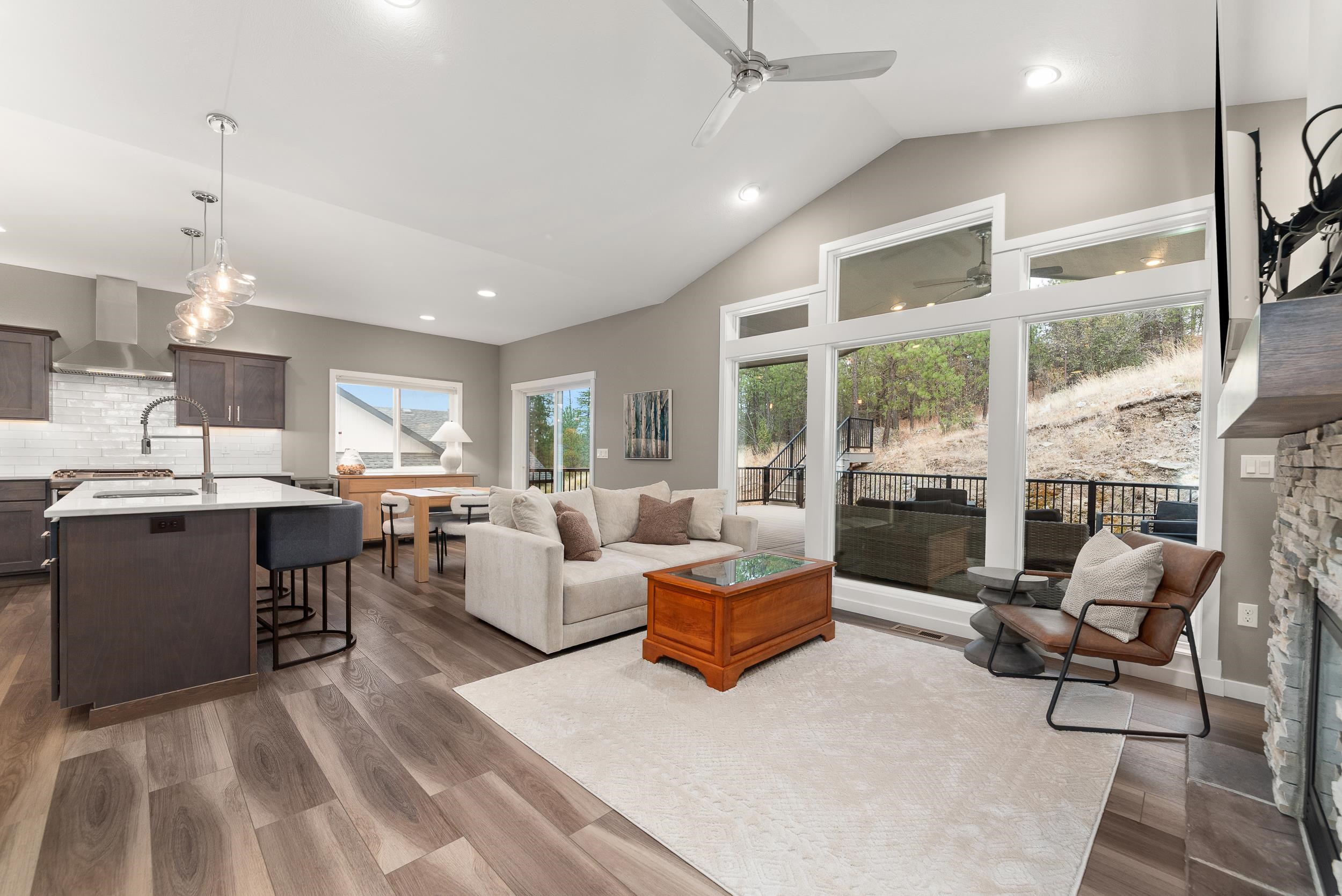 213 E Sapphire Ln - Photo 3