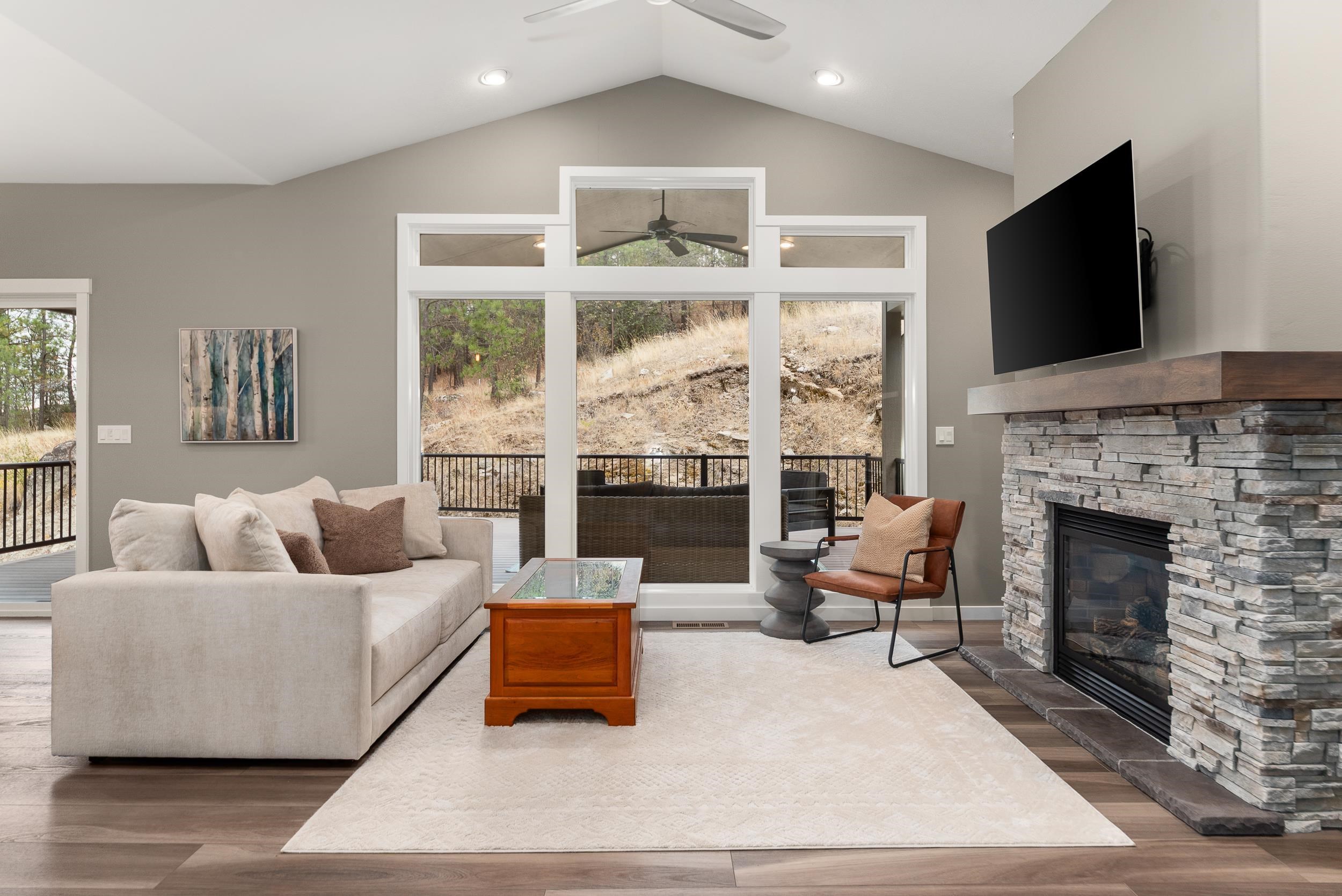 213 E Sapphire Ln - Photo 4