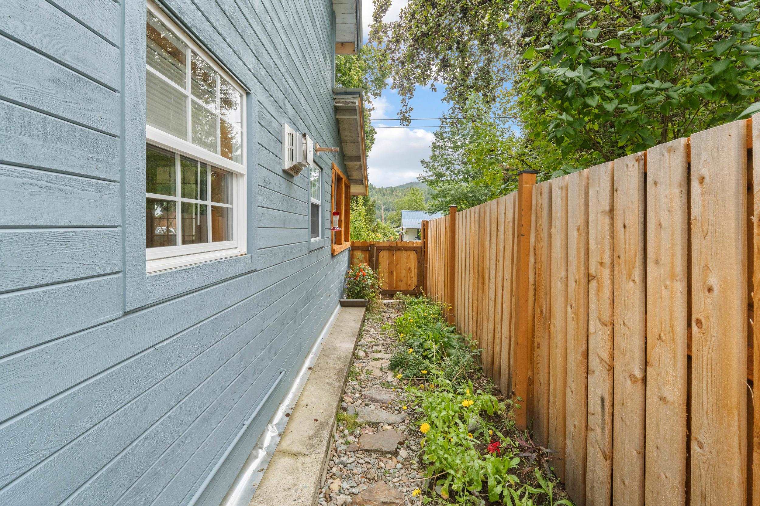106 S Main Ave - Photo 26