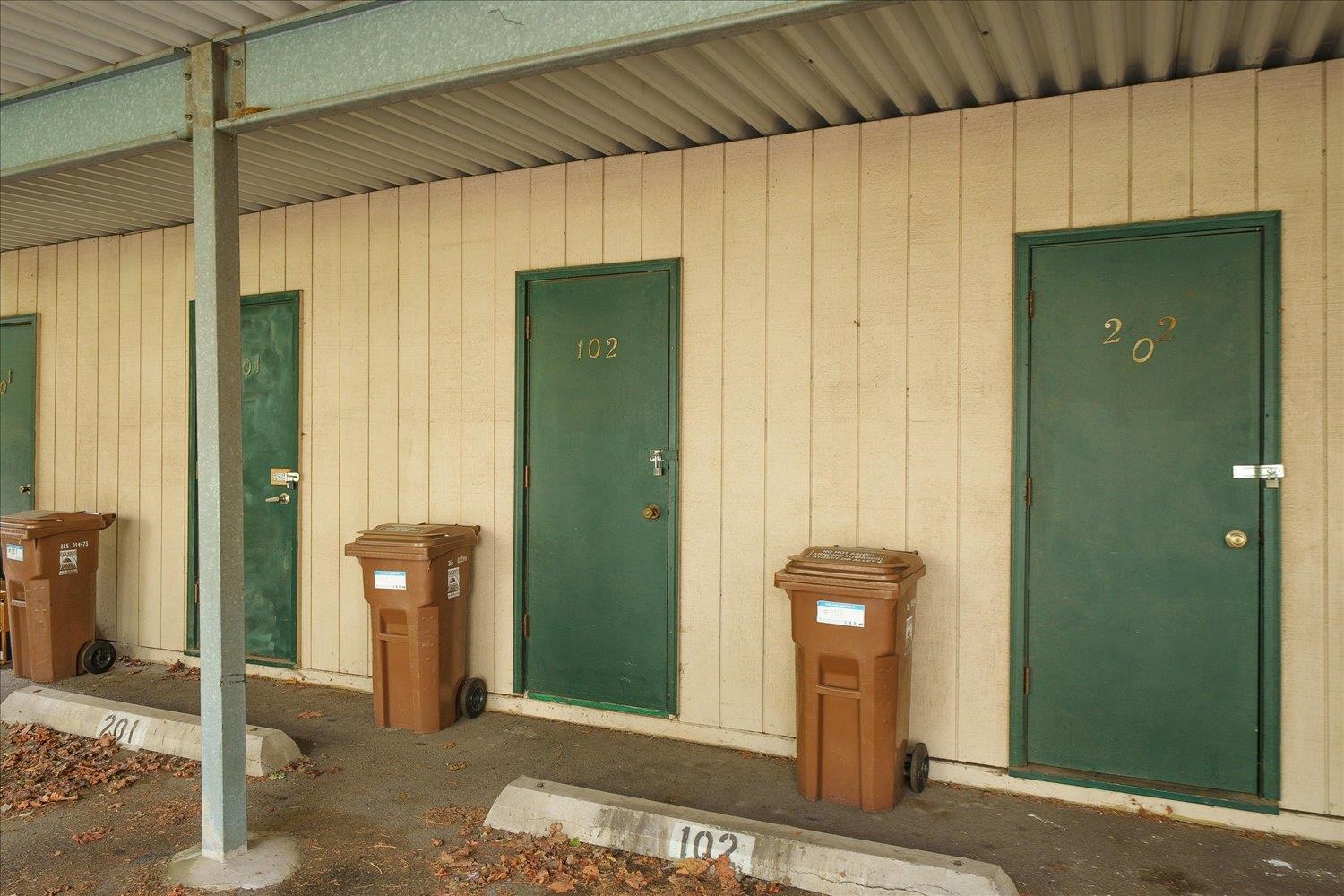 909 W 13th Ave - Photo 16