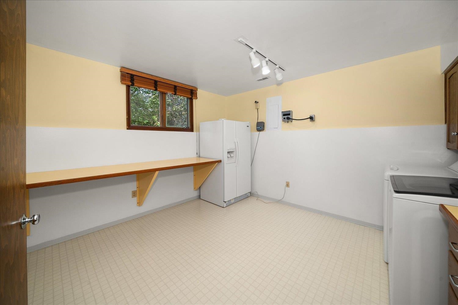 931 W Regent Ct - Photo 27