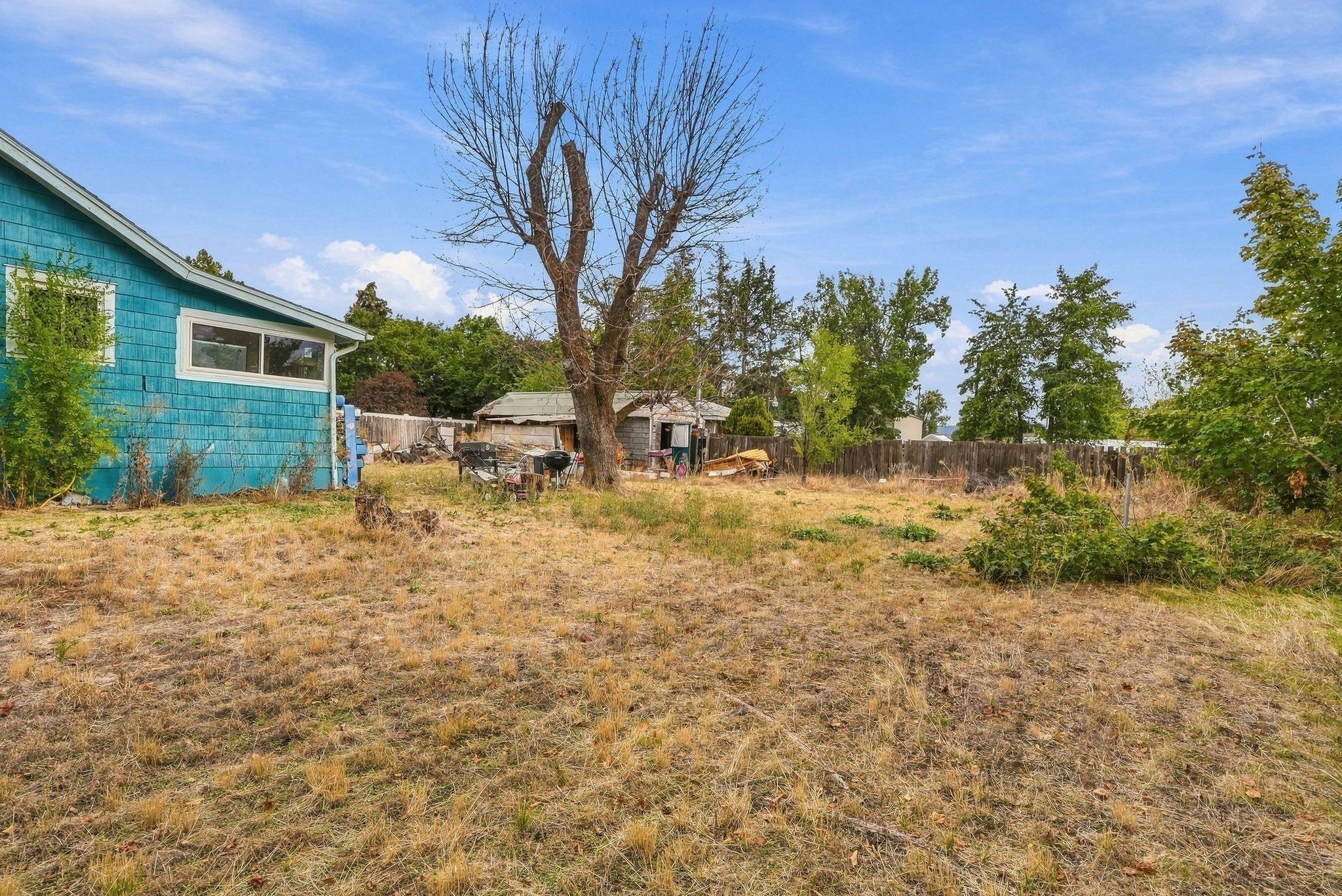 7112 E Fairview Ave - Photo 2