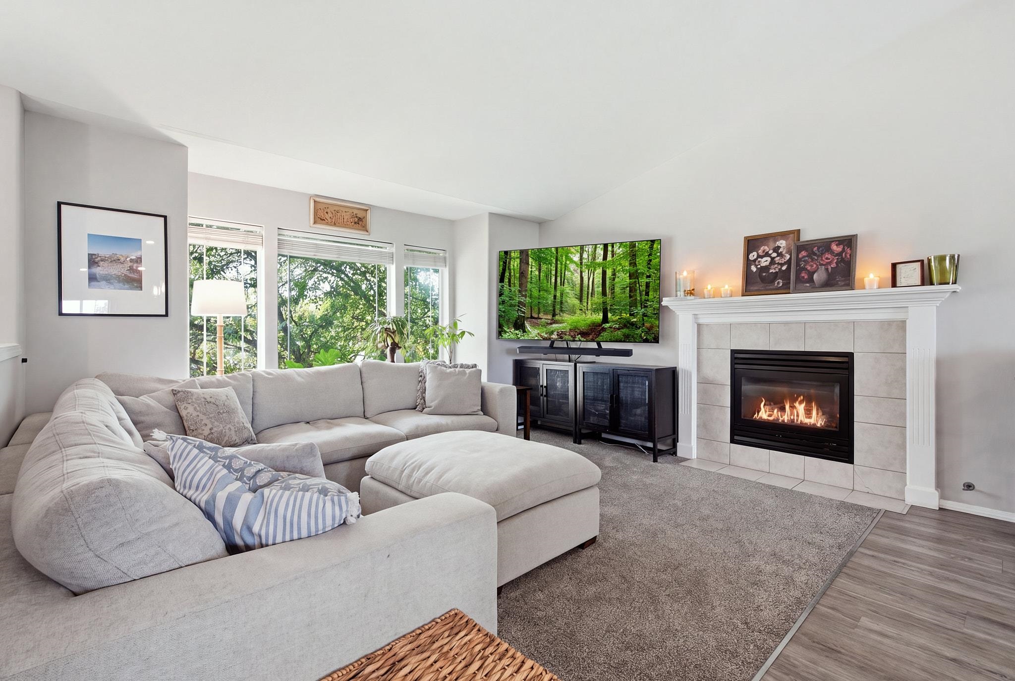 16017 E 5th Ln - Photo 3