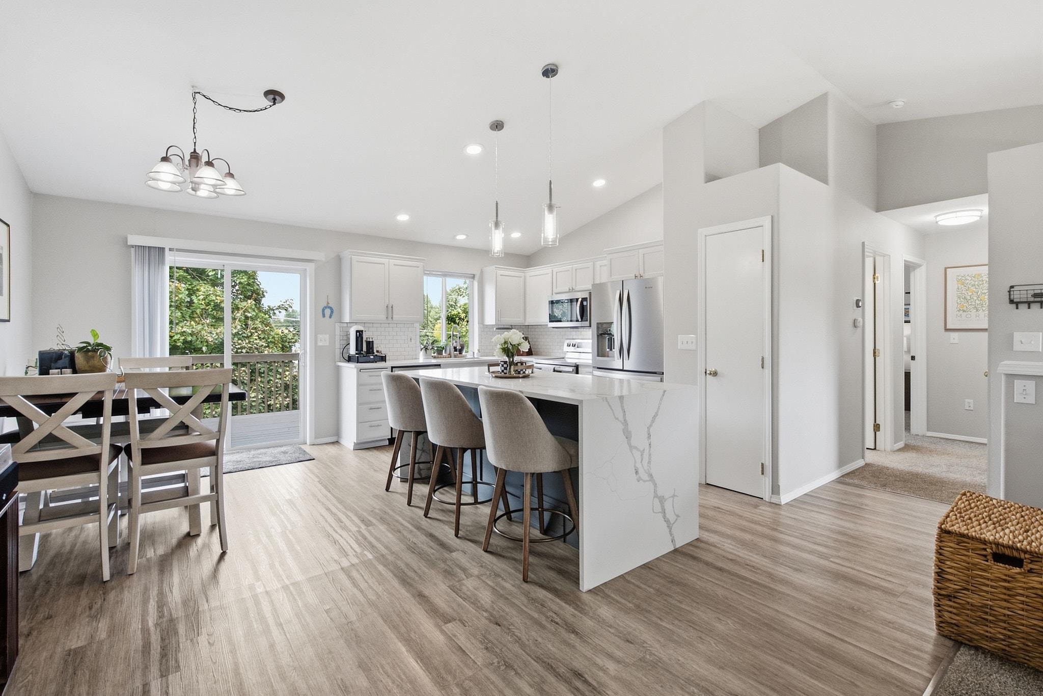 16017 E 5th Ln - Photo 2