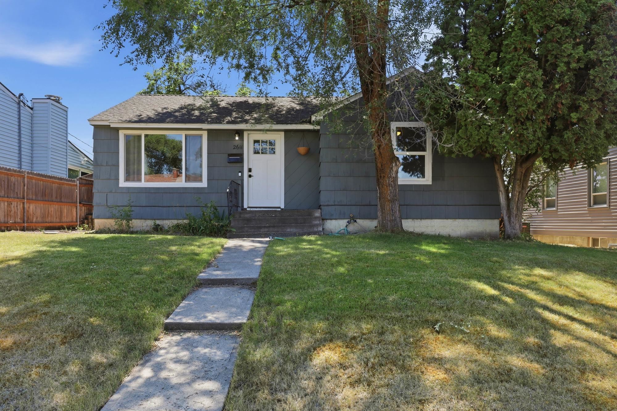 2611 W Broad Ave - Photo 1