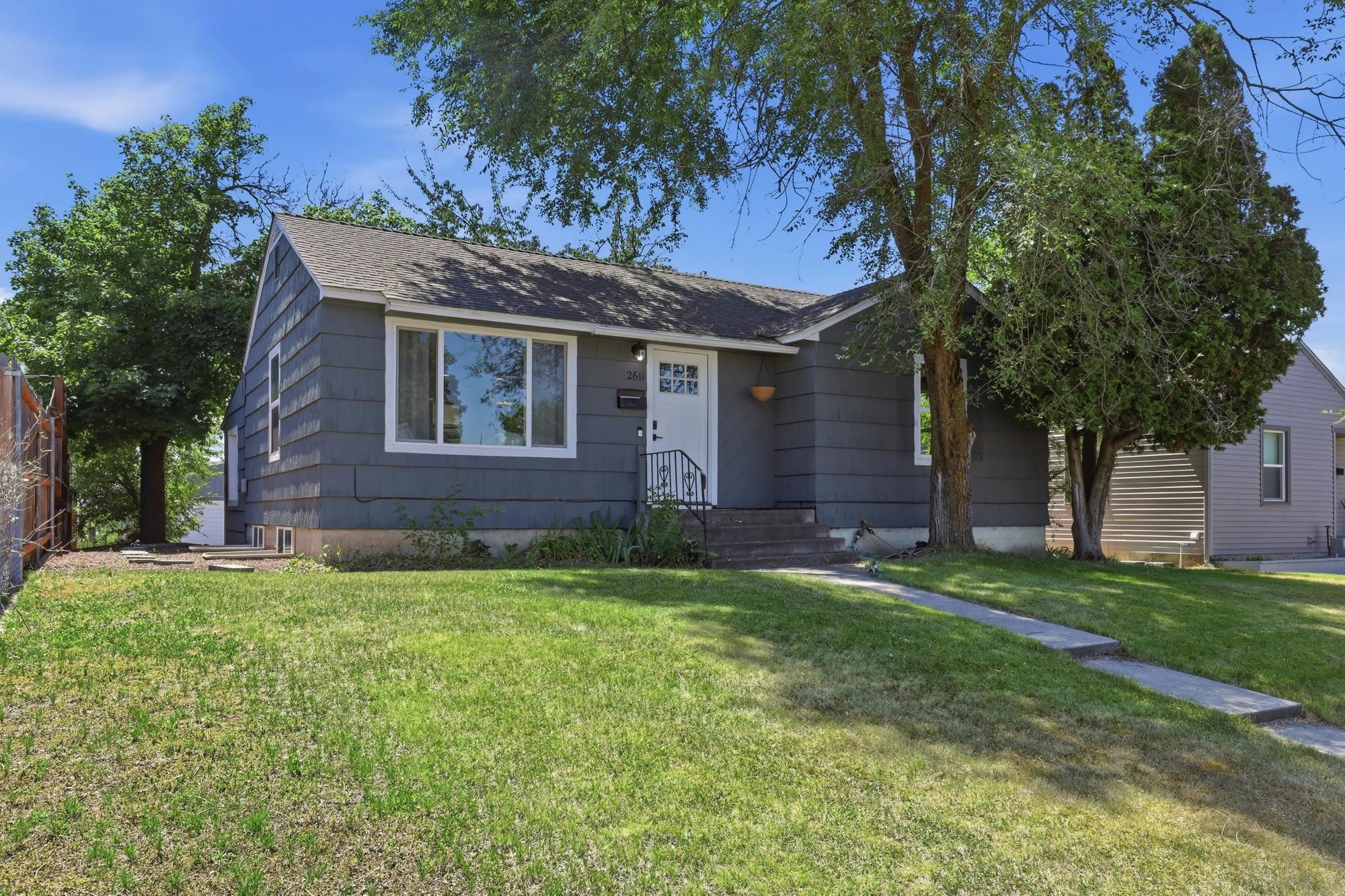 2611 W Broad Ave - Photo 2