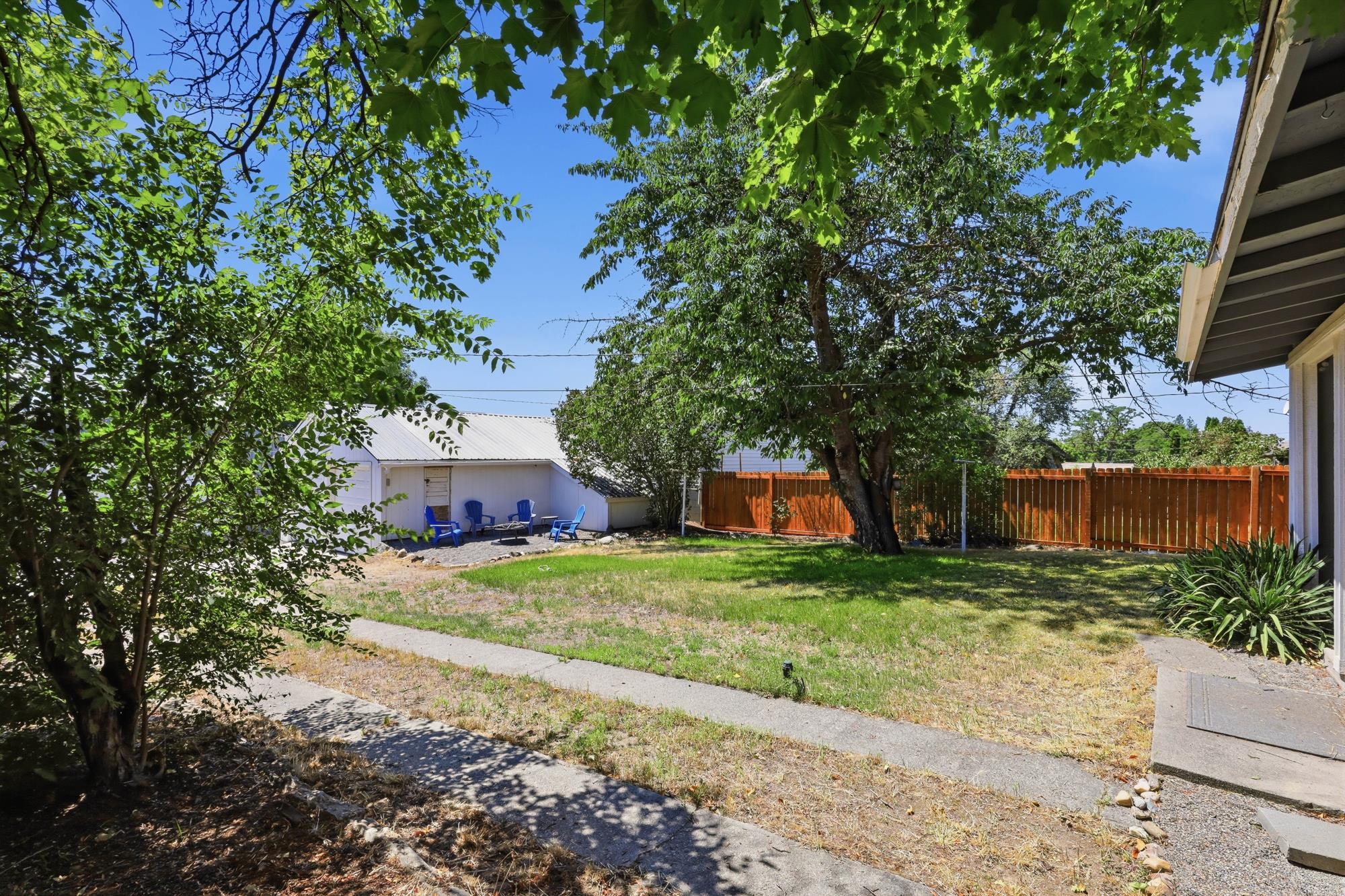 2611 W Broad Ave - Photo 21