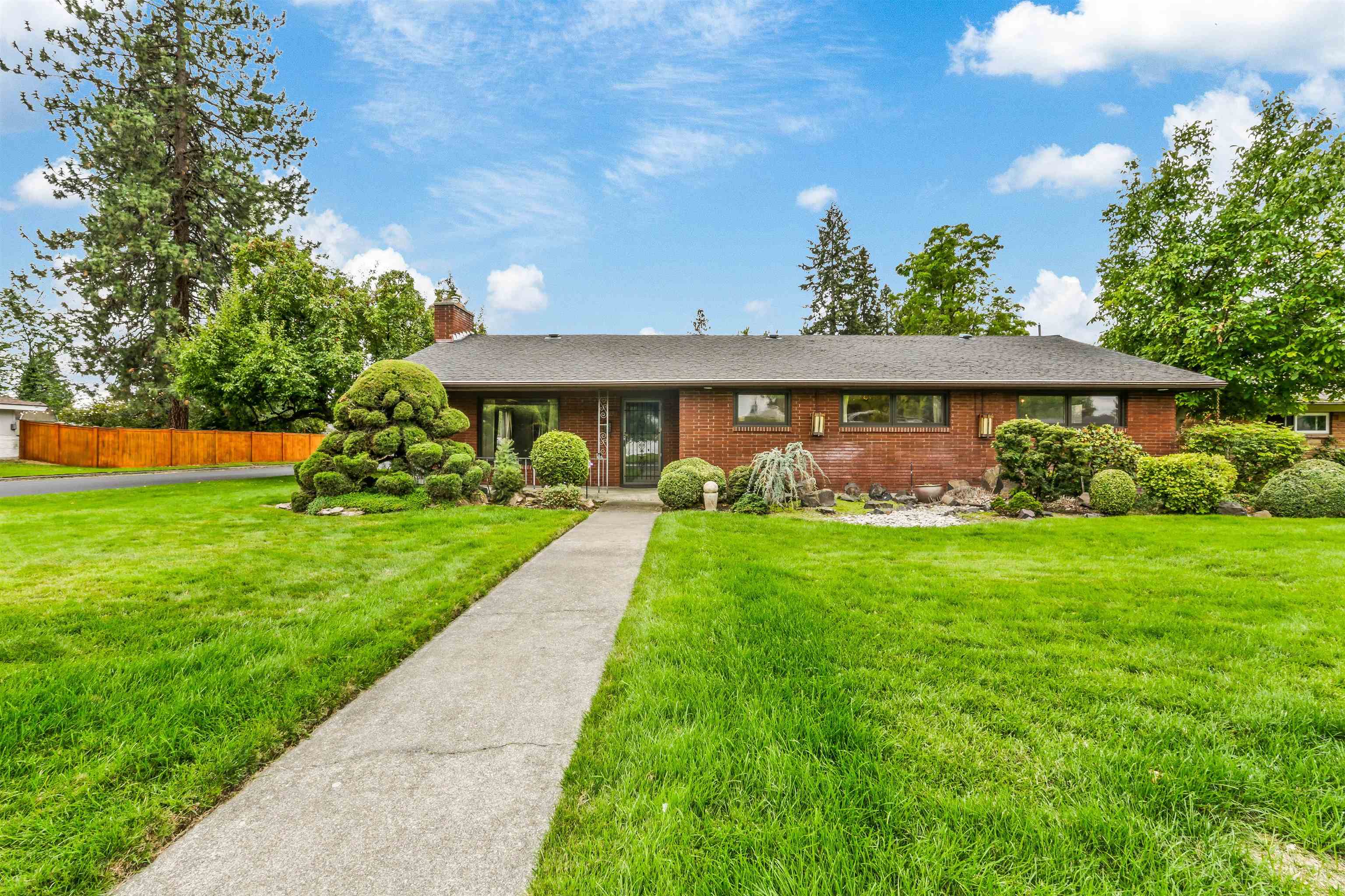 2303 W Gordon Ave - Photo 2