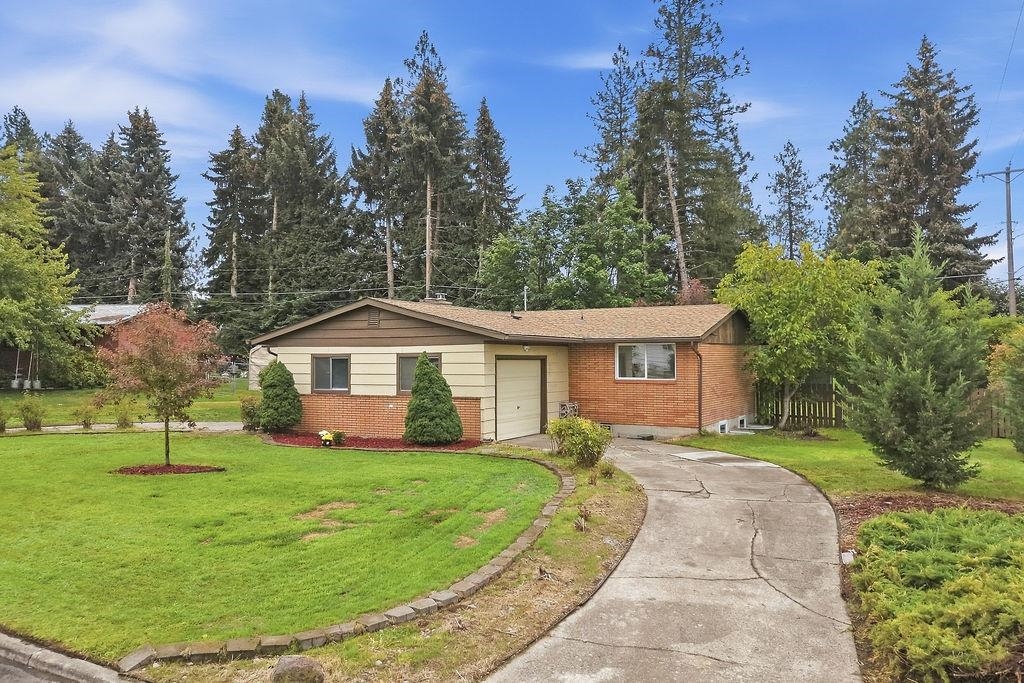 621 W Greta Ave - Photo 3