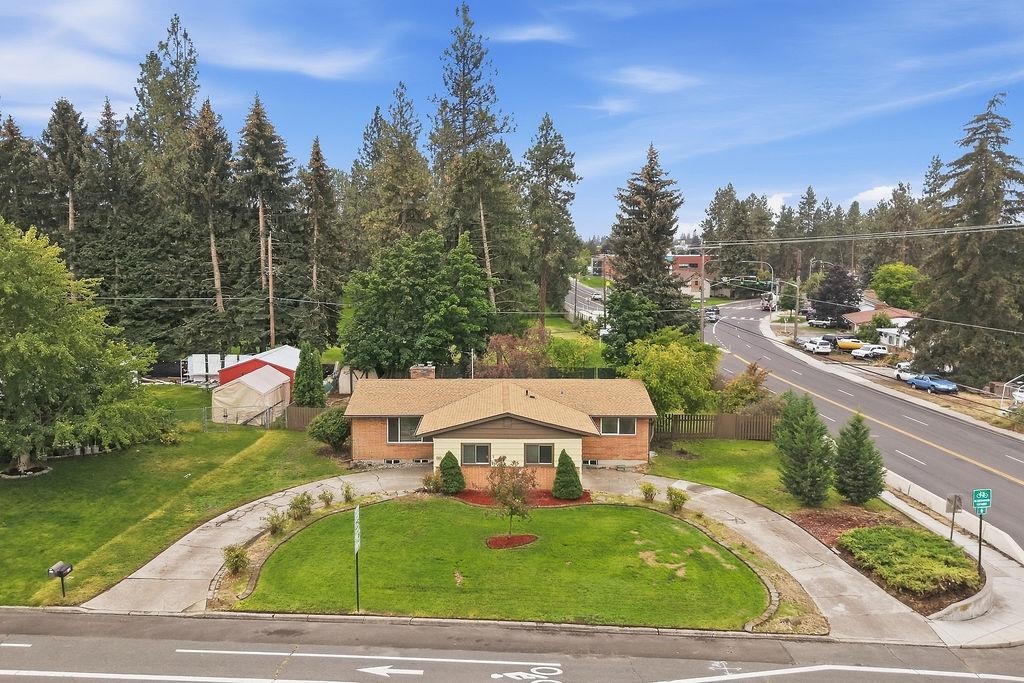 621 W Greta Ave - Photo 4