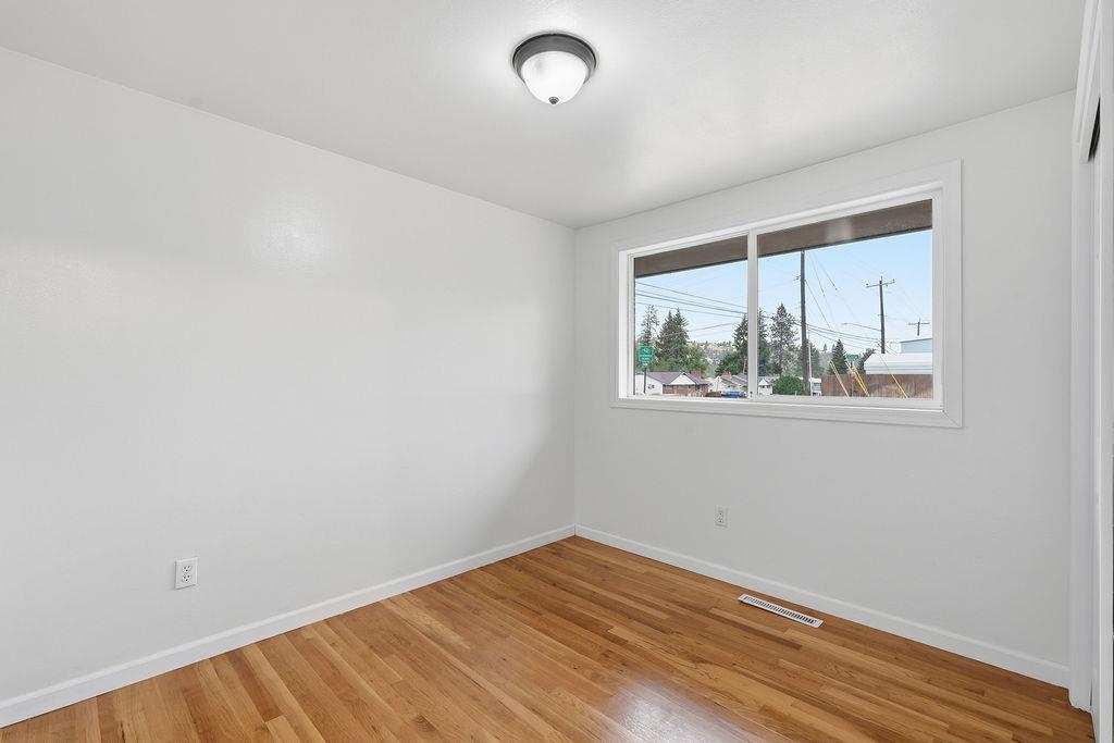 621 W Greta Ave - Photo 19