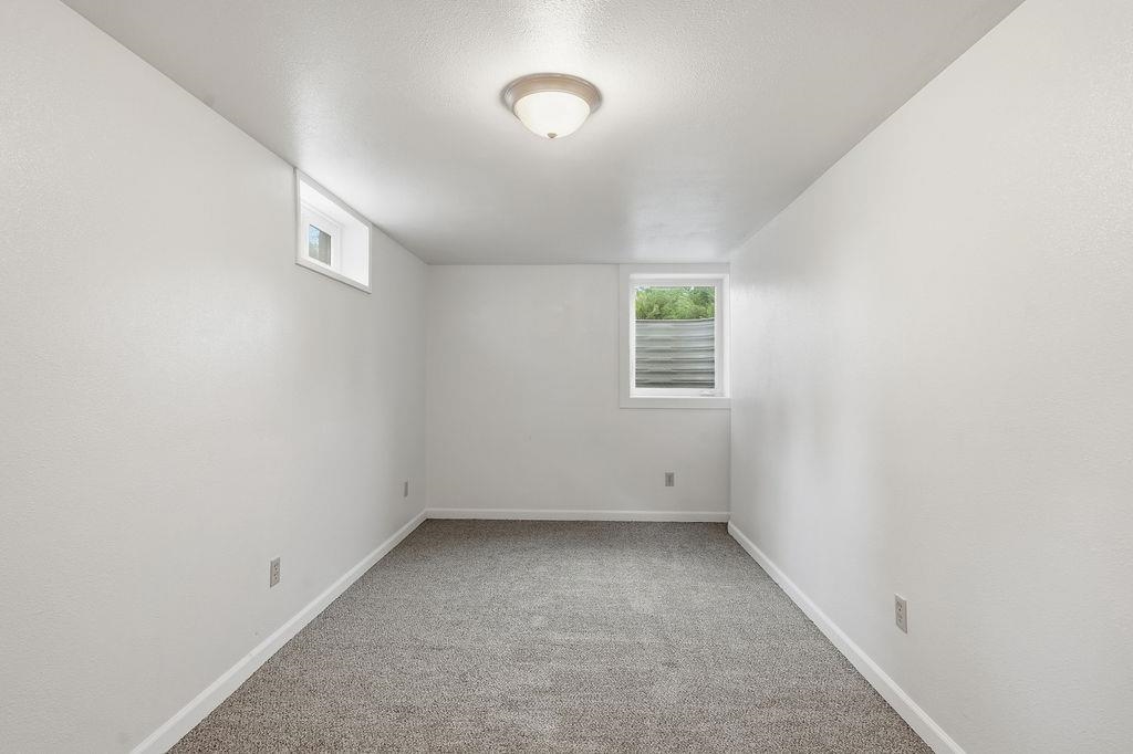 621 W Greta Ave - Photo 28