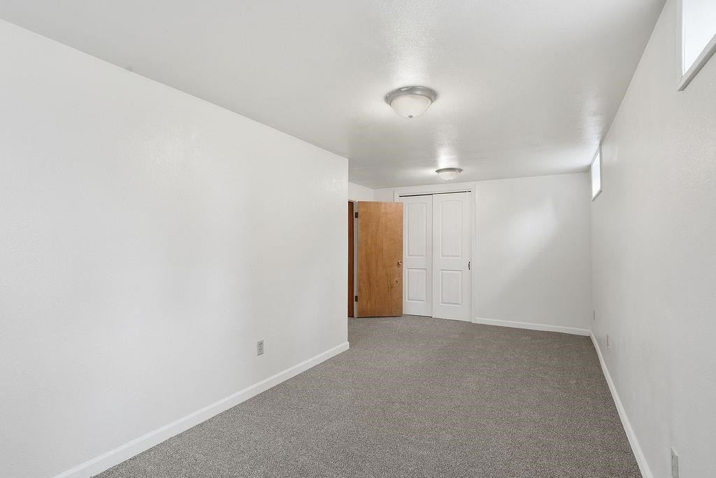621 W Greta Ave - Photo 29
