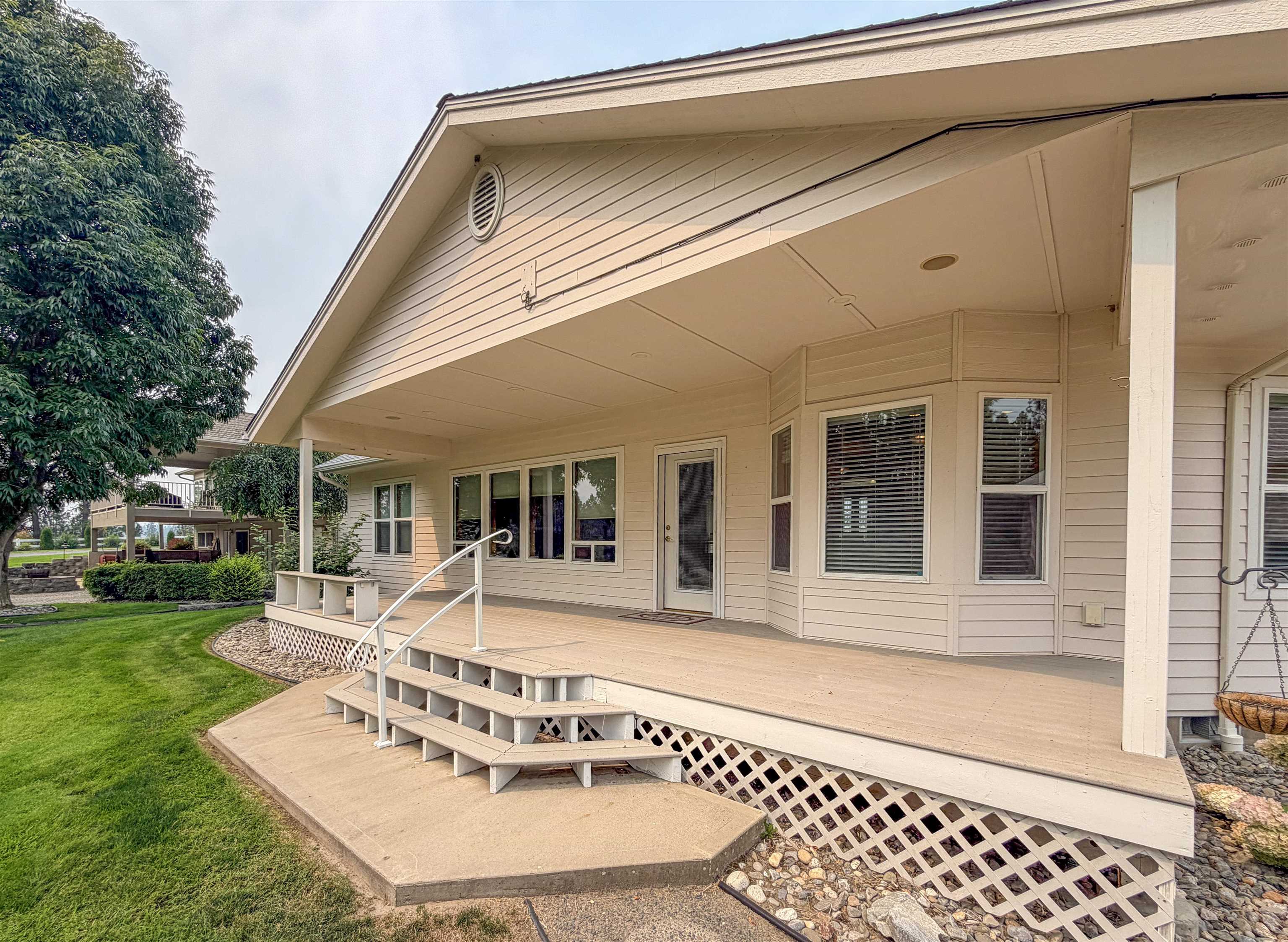 1555 S Meyers St - Photo 3