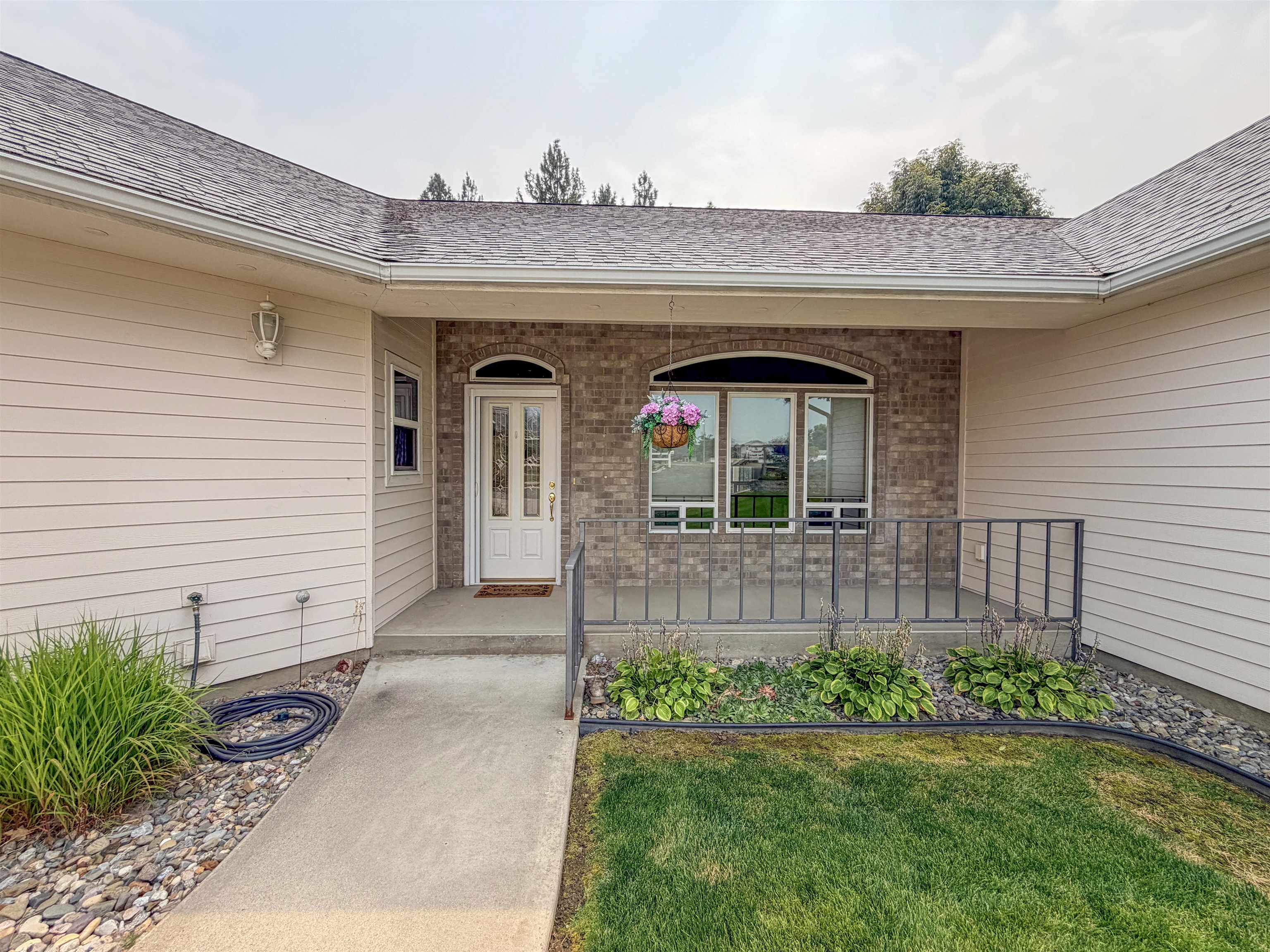 1555 S Meyers St - Photo 4