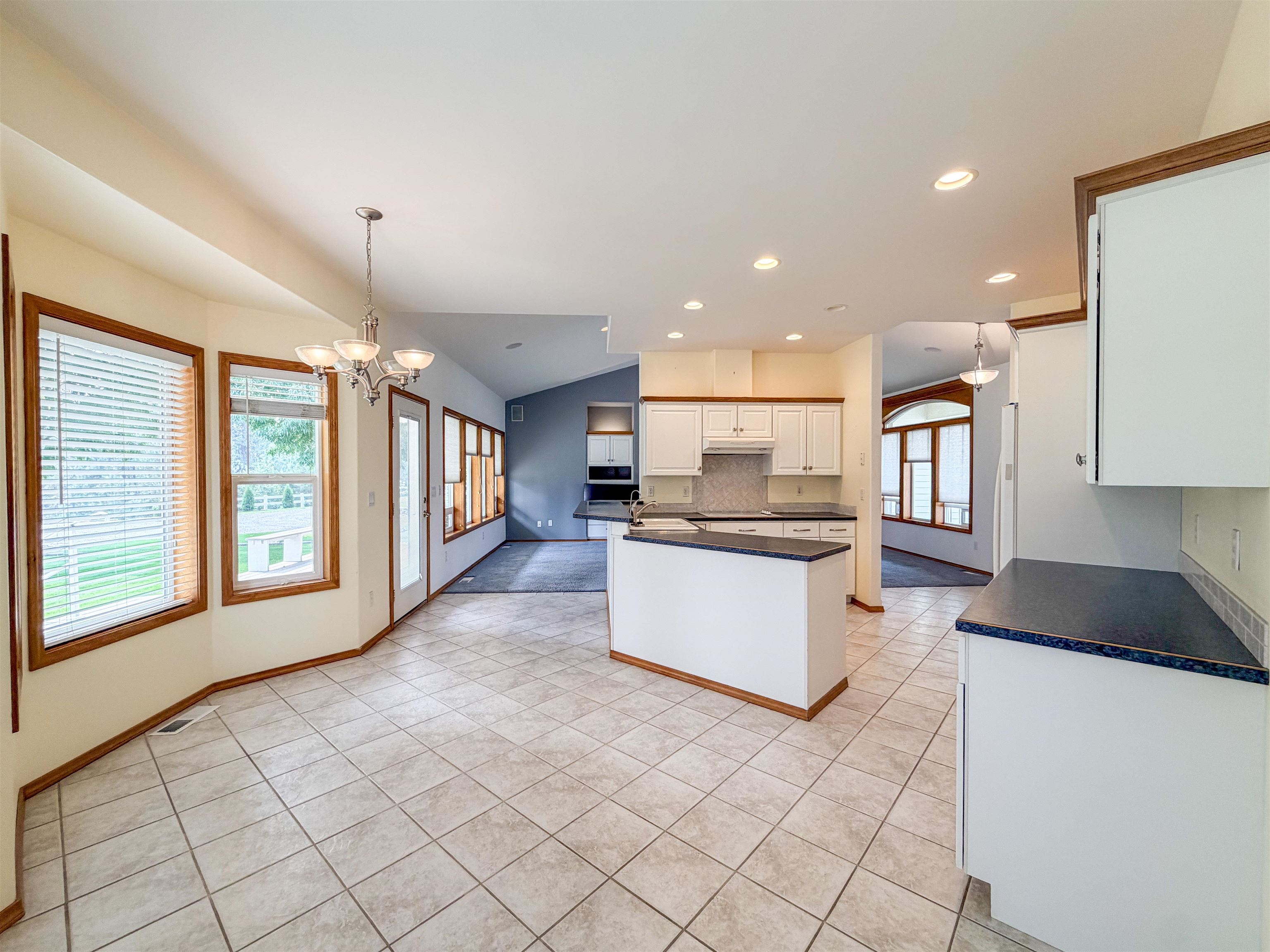 1555 S Meyers St - Photo 8