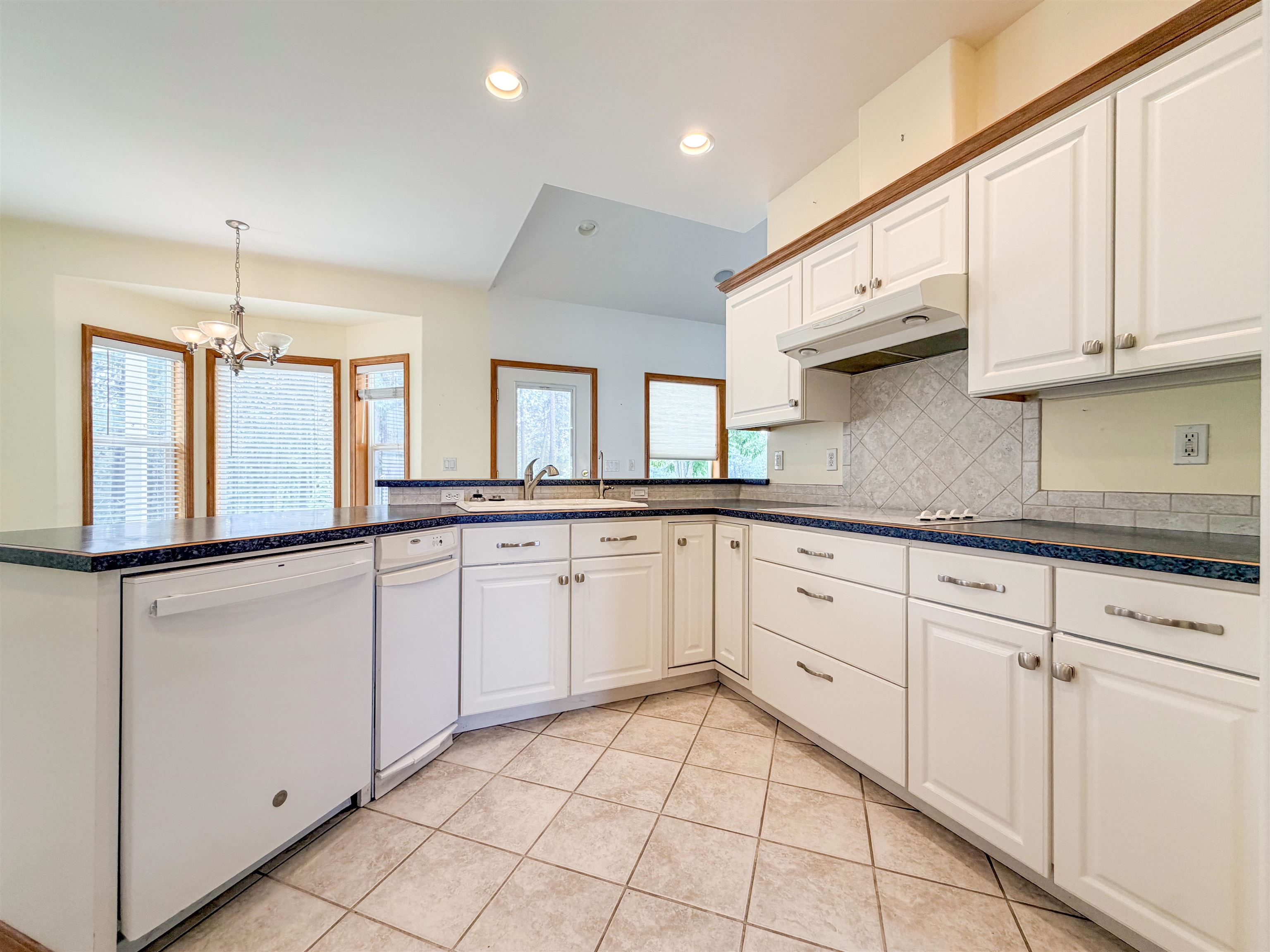 1555 S Meyers St - Photo 12