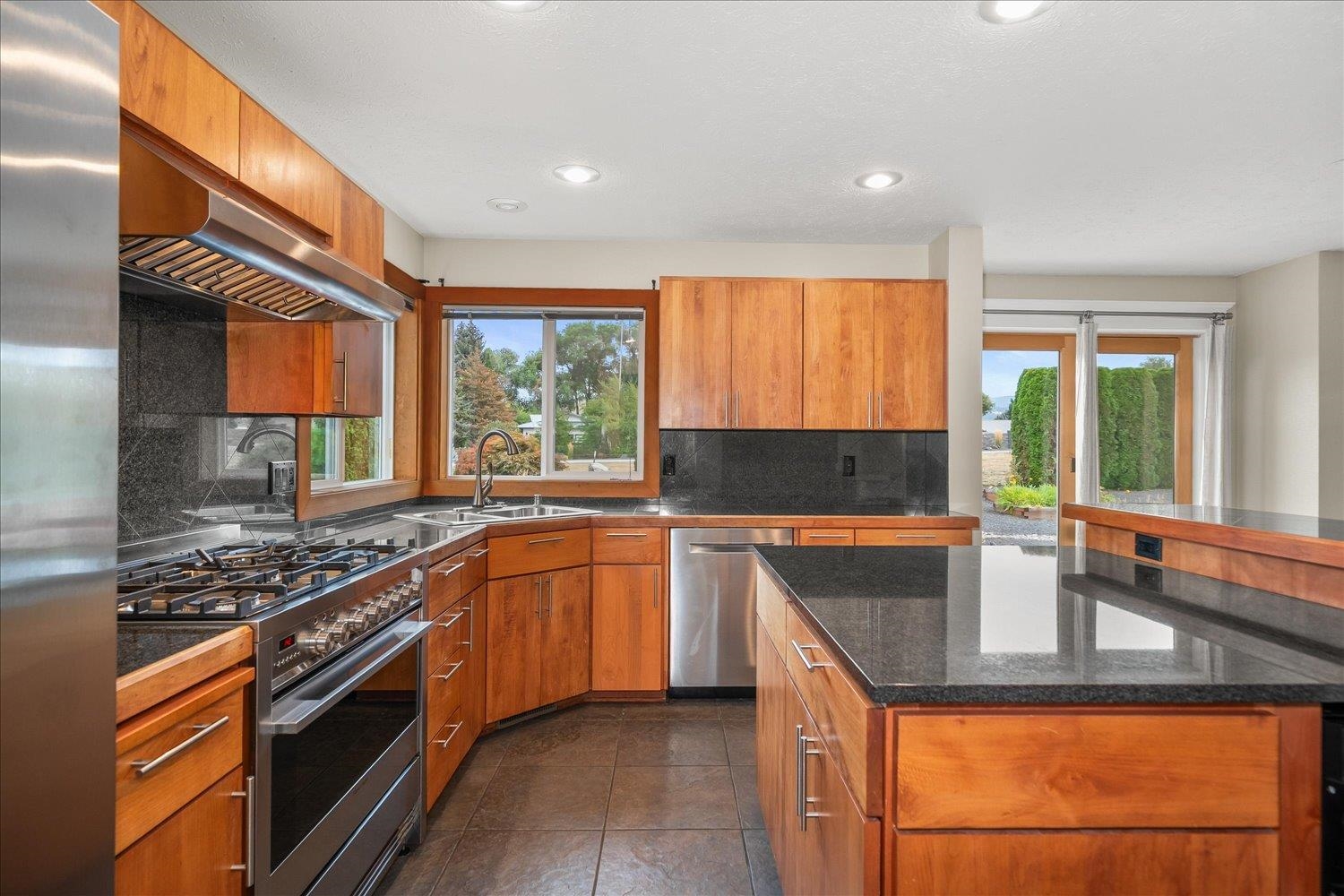 805 S Harmony Rd - Photo 14