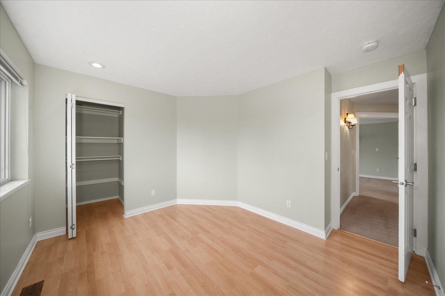 805 S Harmony Rd - Photo 20