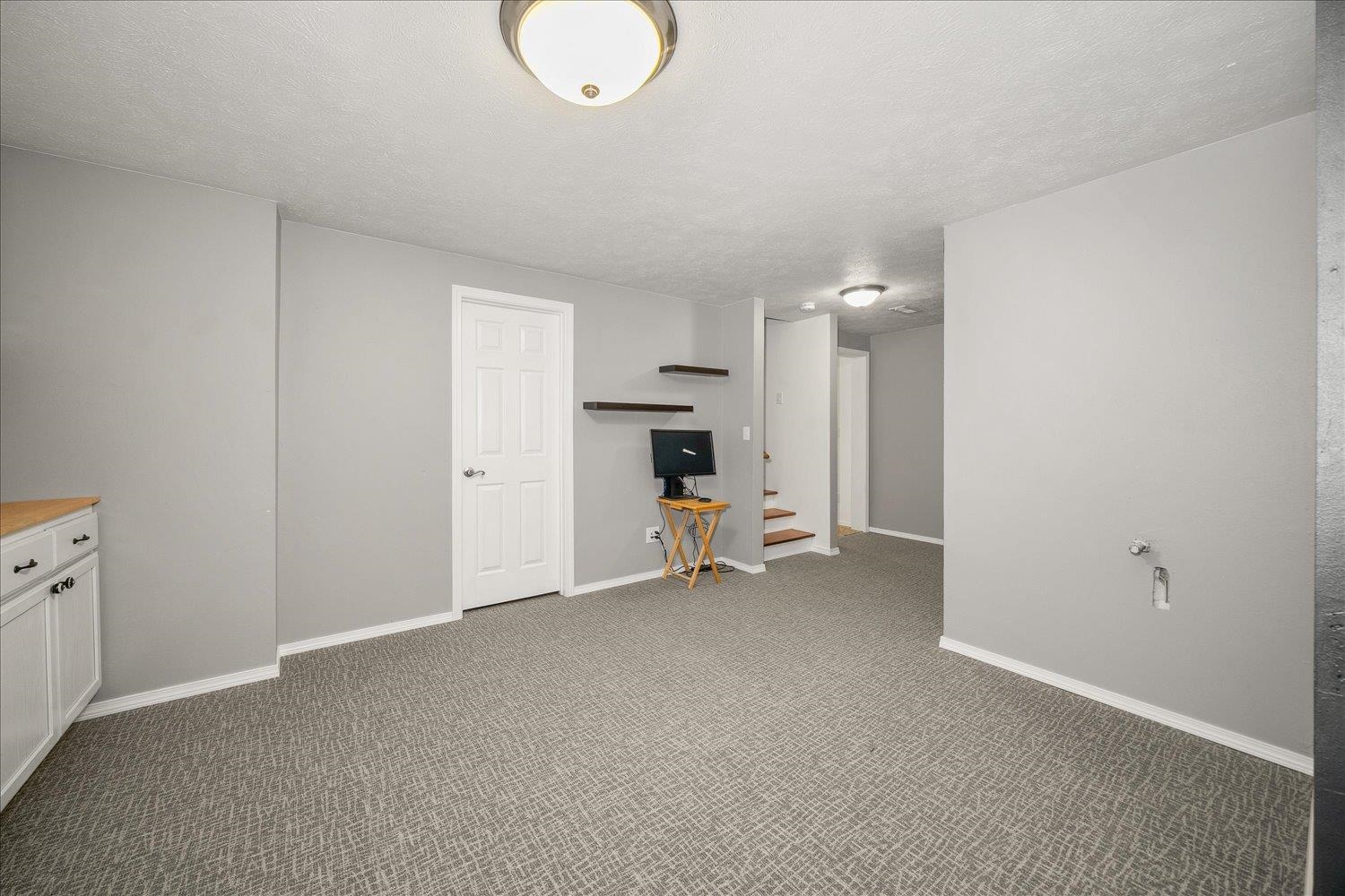 805 S Harmony Rd - Photo 32