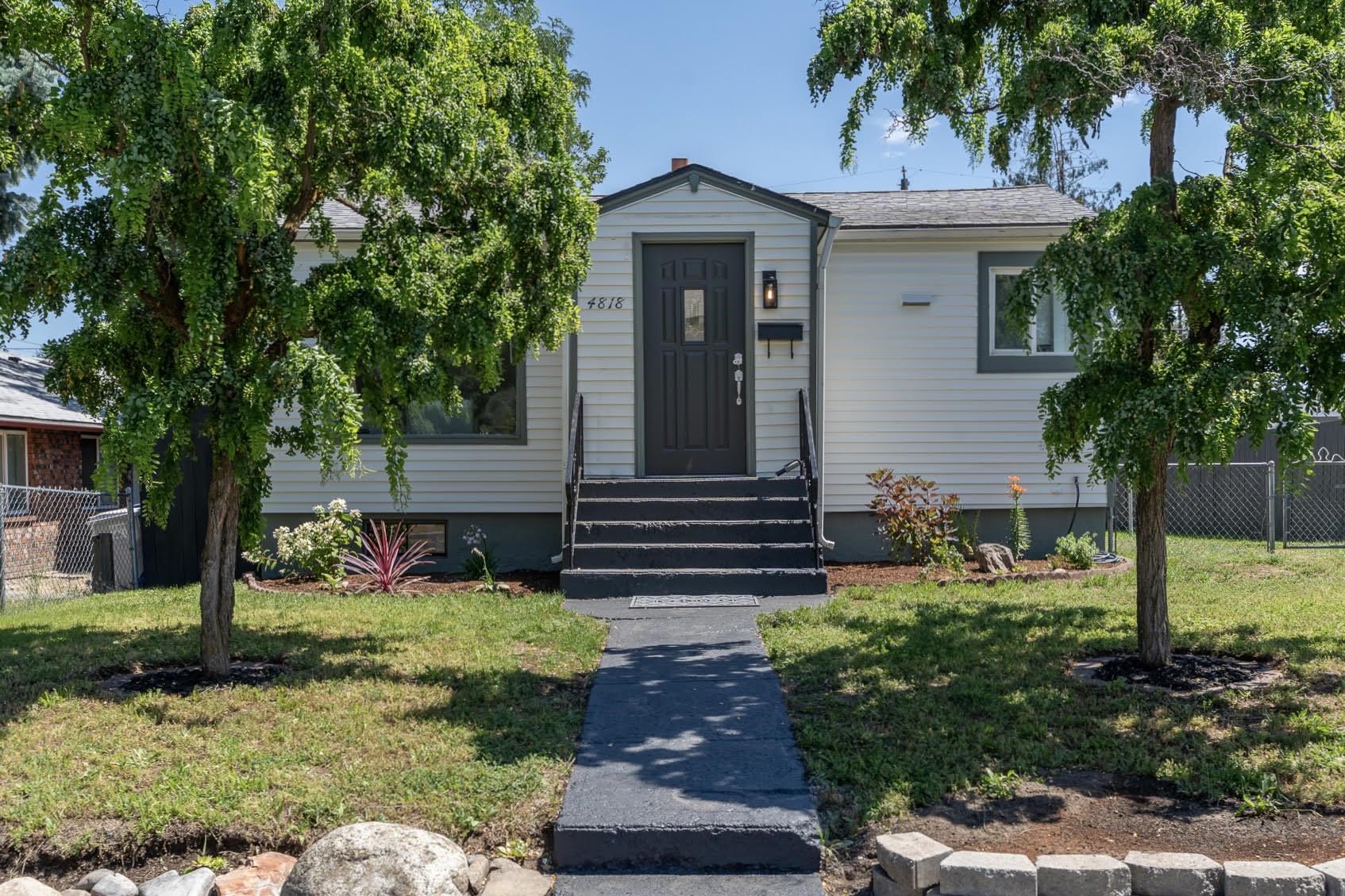4818 N Lee St - Photo 1