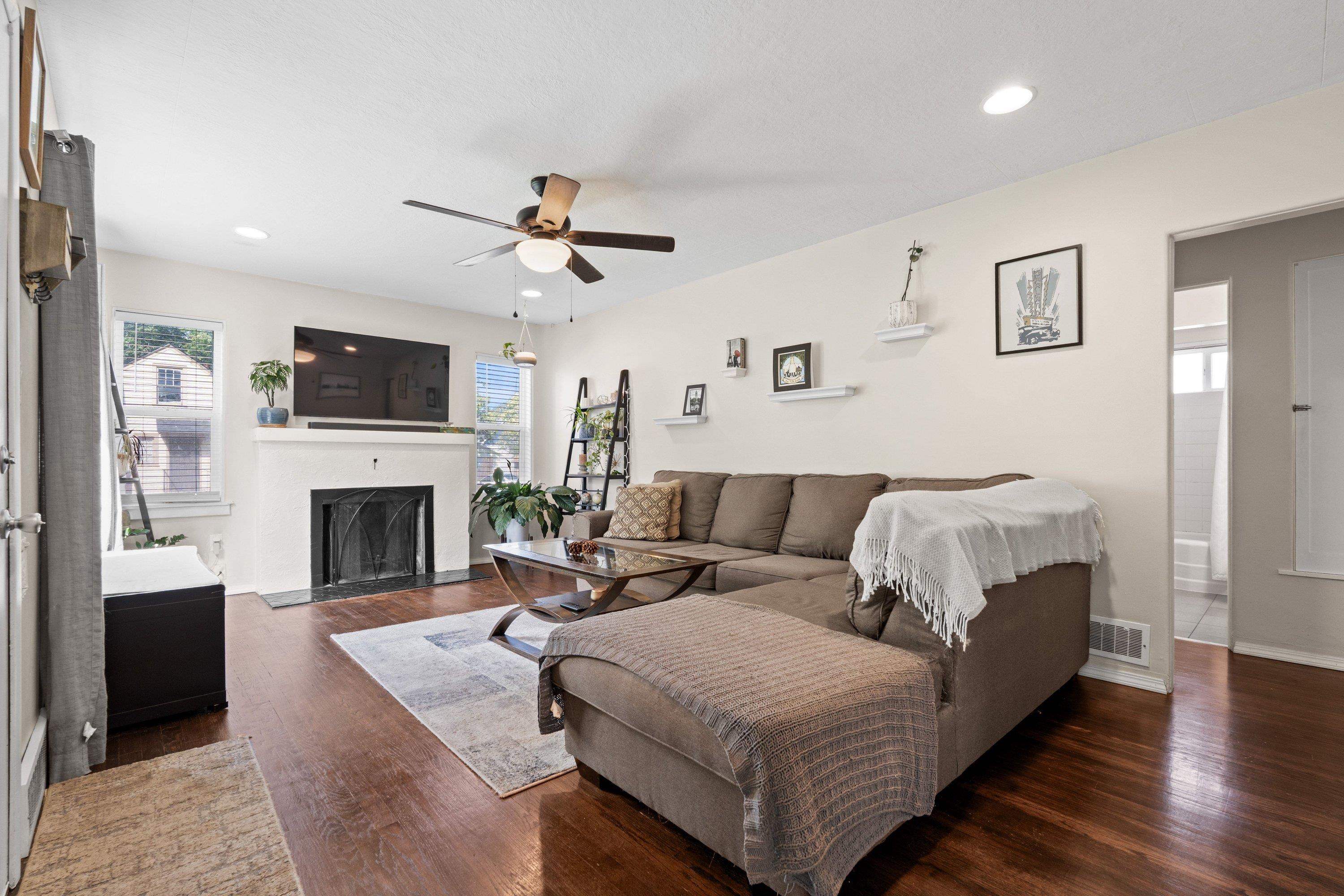 3928 N Adams Rd - Photo 3