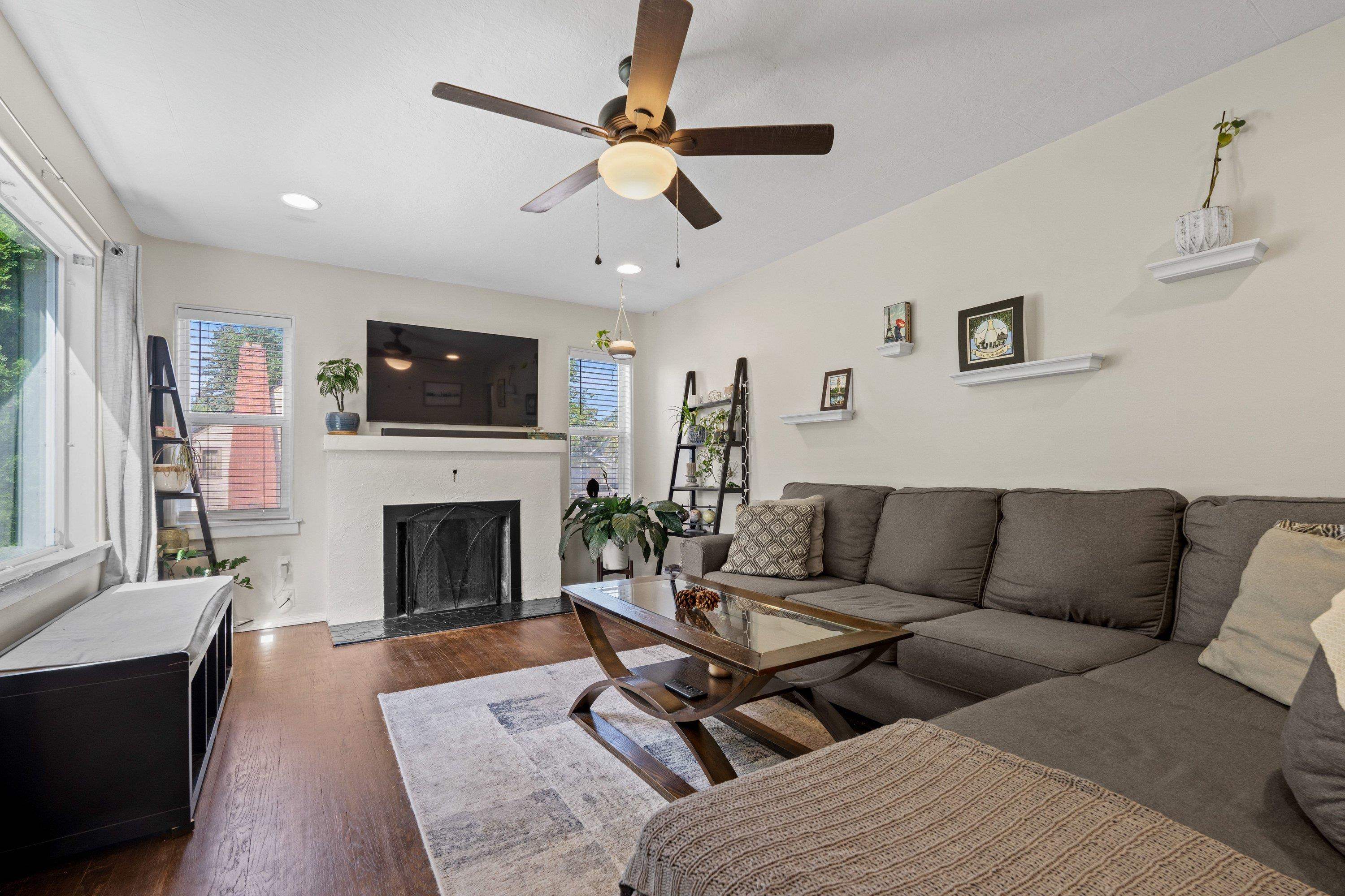 3928 N Adams Rd - Photo 4
